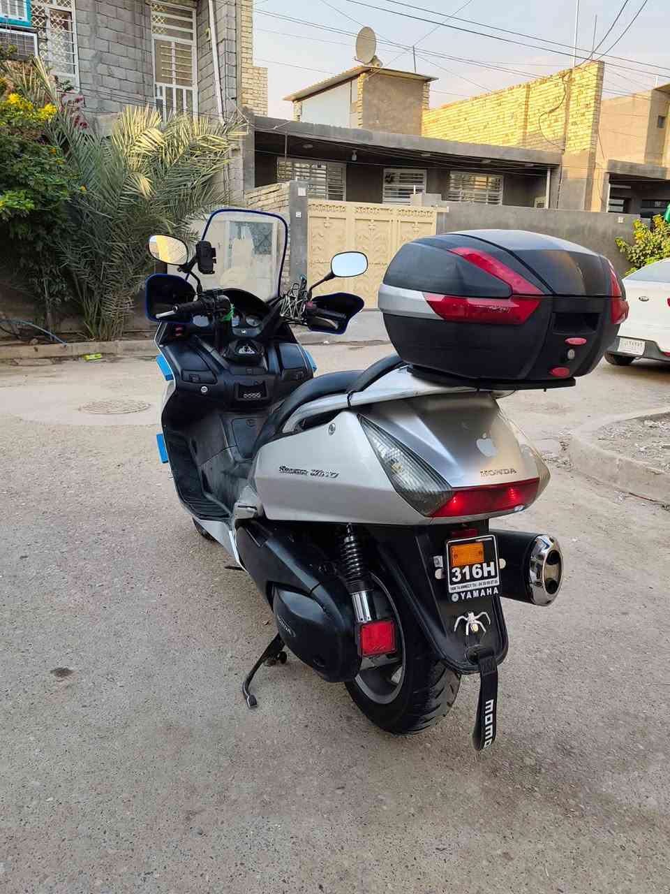 سلام عليكم للبيع سلفر ونج مكينه 400 اوفر دراجه جديده كفاله عامه برغي مامفتوح بيها عل بلادي كفر بلادي تخم تايرات جدد دبلات نضيفه اي نقص ماكو بيع او مراوس سعر دراجه 16 بيها مجال بغداد زعفرانيه شراي خادم ***********
