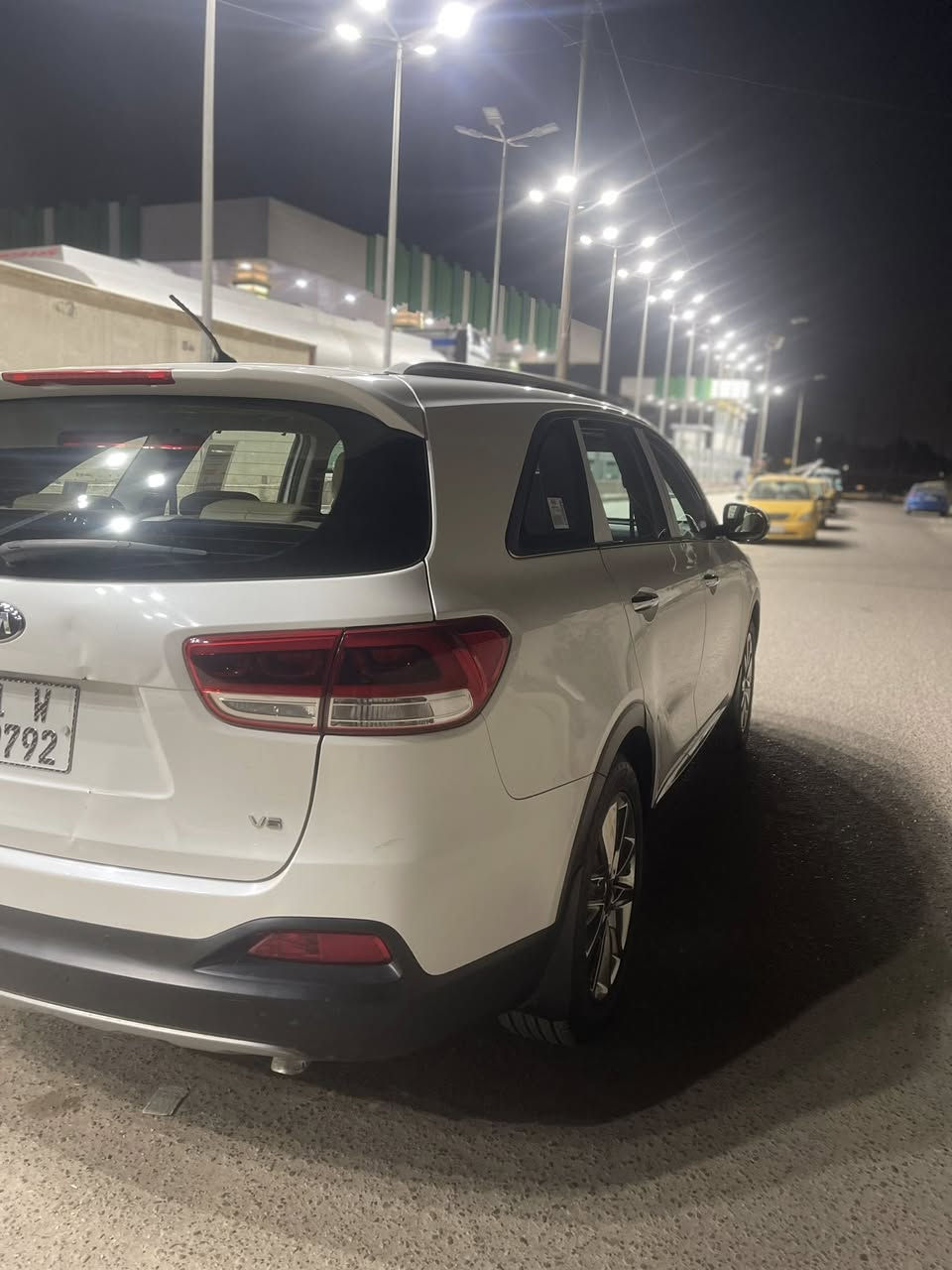 السلام عليكم سورنتو موديل 2018 خليجي
السيارة كفالة عامة من الصبغ قطرة صبغ ما بيهة حتى دعاميات  و كفالة من فتح والتبديل بيهة فقط بارد شبر بسيط جدا بلباب 
السيارة با اسمي رقمهة بغداد الدولي 
 موصفاتهة 
بصمة 
جنطة كهرباء 
سايد بريك دكمة
ثلاث قطع تبريد 
ثلاث وضعيات قيادة 
سبعة راكب 
حساس امامي و خلفي 
بردات خلفية 
كامرة خلفية دوارة 
مري شفط 
اشارة ترحيب 
زراك بالدعامية 
بصمة ابوب
كشنات جلد و كهرباء السايق والي بصفة 
مكينة 6 سلندر كفالة عامة من فتح 
الكير كفالة عامة من فتح 
ماشية 121 حقيقي 
عنواني بغداد 
***********
