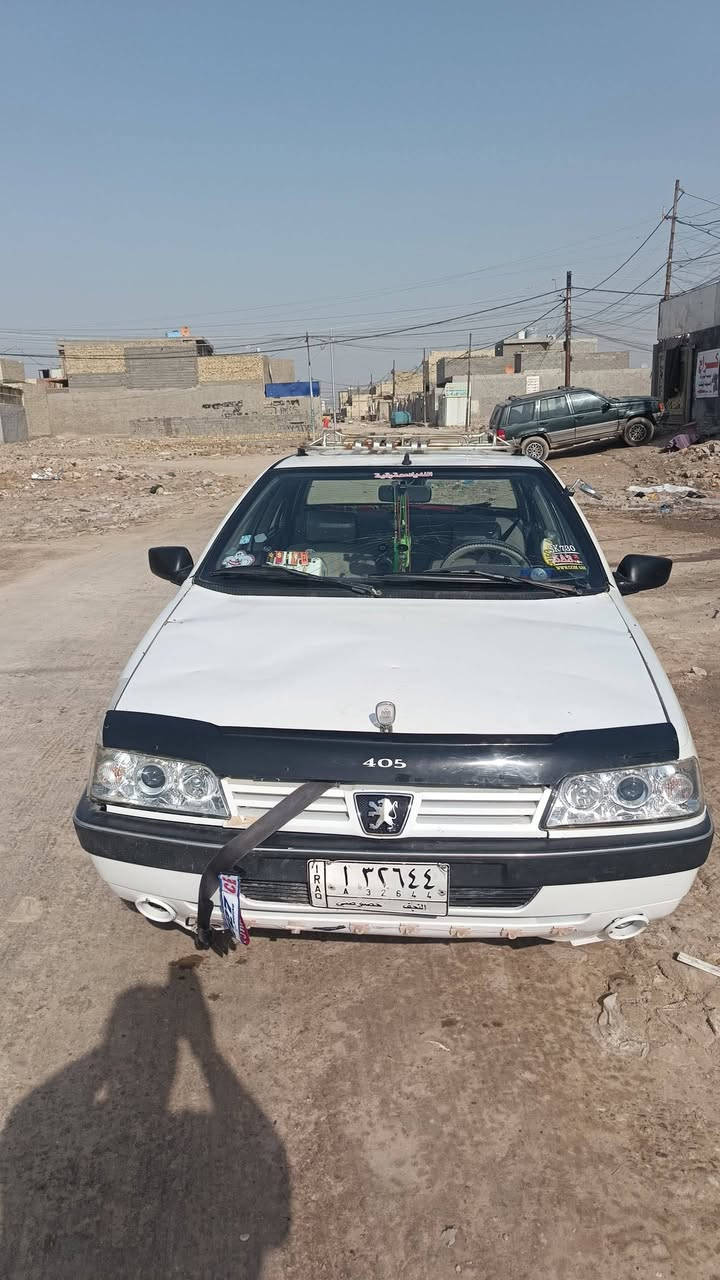 السلام عليكم سيارة بيجو جي ال إكس رقم نجف راعية بالنجف ما اندله موديل 2009 سياره جاهزه وخير من الله مكينه وكير كورله تخم تاير كهربائية كلها شغاله السعر 20 وبيه مجال مكان السيارة بغداد مدينة الصدر 
***********
