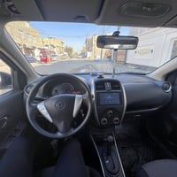 نيسان سني موديل 2023   السيارة نظيفة  وكلش حلوة تبريد قطعتين وكامرة خل...