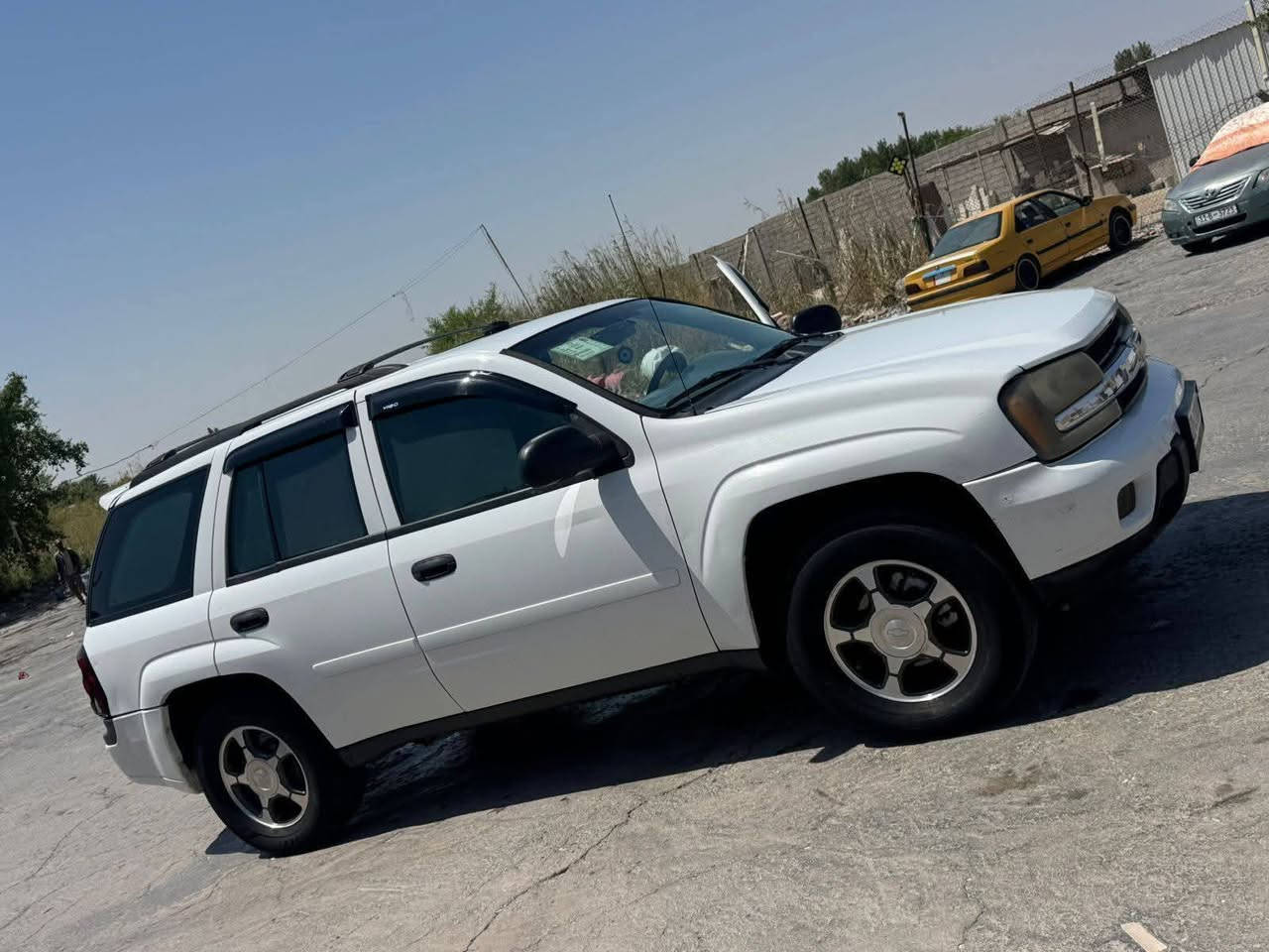 السلام عليكم اخواني الاعزاء
للبيع بلايزر موديل2008 السياره نظيفة مكينه كير حداديه خير من الله  السياره ماتصرف عليه ربع مسويلهه صيانة جديدة دسكات خلفي امامي عمل فتحة فيت بم
ومبدللهة منظومة تبريد كامله راديتر تبريد وكمبريسر وصوندات يم سجاد ابو المحيط بنهاية صيف ٢٠٢٥  تبريد ثلج تخم تاير قبل شهر شادة جديد ومكفوله من الضربة بس الجاملغ جهة السائق بي بارد شبر  السيارة مال جناي وبالعافية عالياخذهه السعر120وبيه مجال  العنوان واسط  كوت داموك ***********
