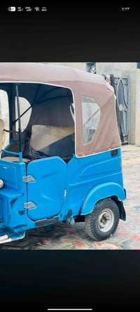 صايق بتكتك • ٢٠سنة • حي المعلمين القديم