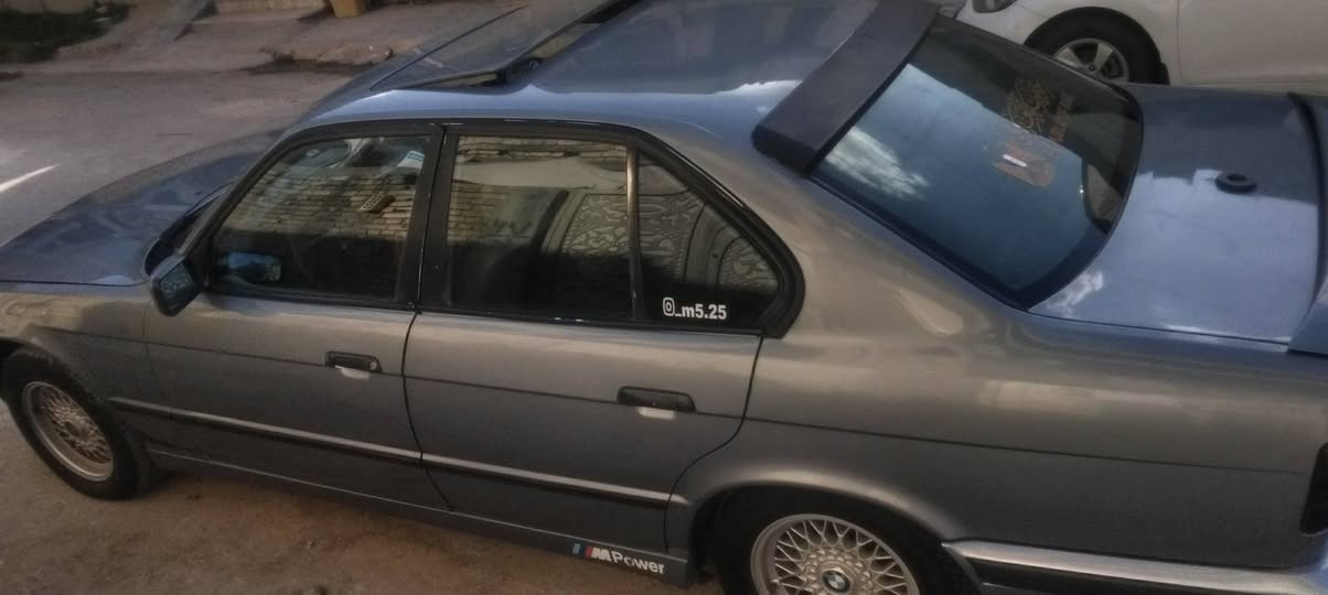 السلام عليكم BM 525 موديل 90 رقم بغداد الانكليزي مكينه مسكر فانوص صار شهرين من شديته كير قبل شهر سويتله ادامه حداديه 80% تبريد ثلج 🥶 سياره مكفوله من ضربه مكاني بغداد السعر 63 بيه مجال ***********
