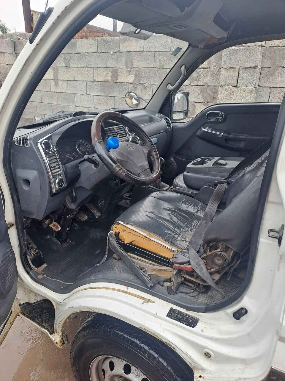 كيه بنكو موديل 2004
سعر 78وبيه مجال 
سياره خير من الله 
عنوان جسر ديالى 
رقم ***********
