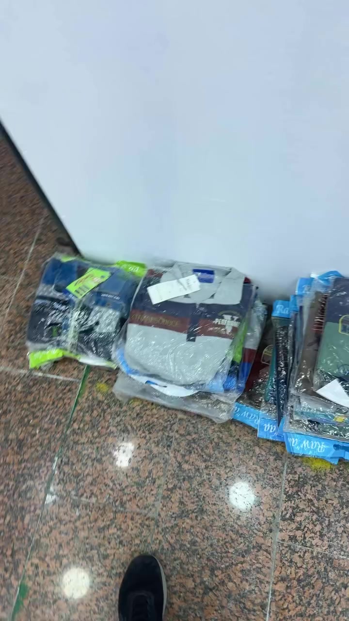 تراك صيني ولادي وشبابي خاماية قطن درجة اولا موديلات سحاب كامل +نص سحاب+دكم قياسات 26/36——36/46 تقريباً 100 قطعة باقيات سعر القطعة 4,000 العنوان الشورجة باب الاغا موجود توصيل جميع محافضات العراق ***********
