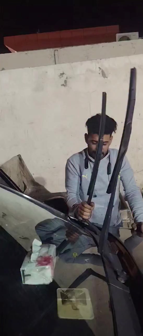 والنعم من الغيره العراقيه الله يوفقك
اي واحد ماسحاته عاطله يتواصل وي كرار الحجيمي
***********
