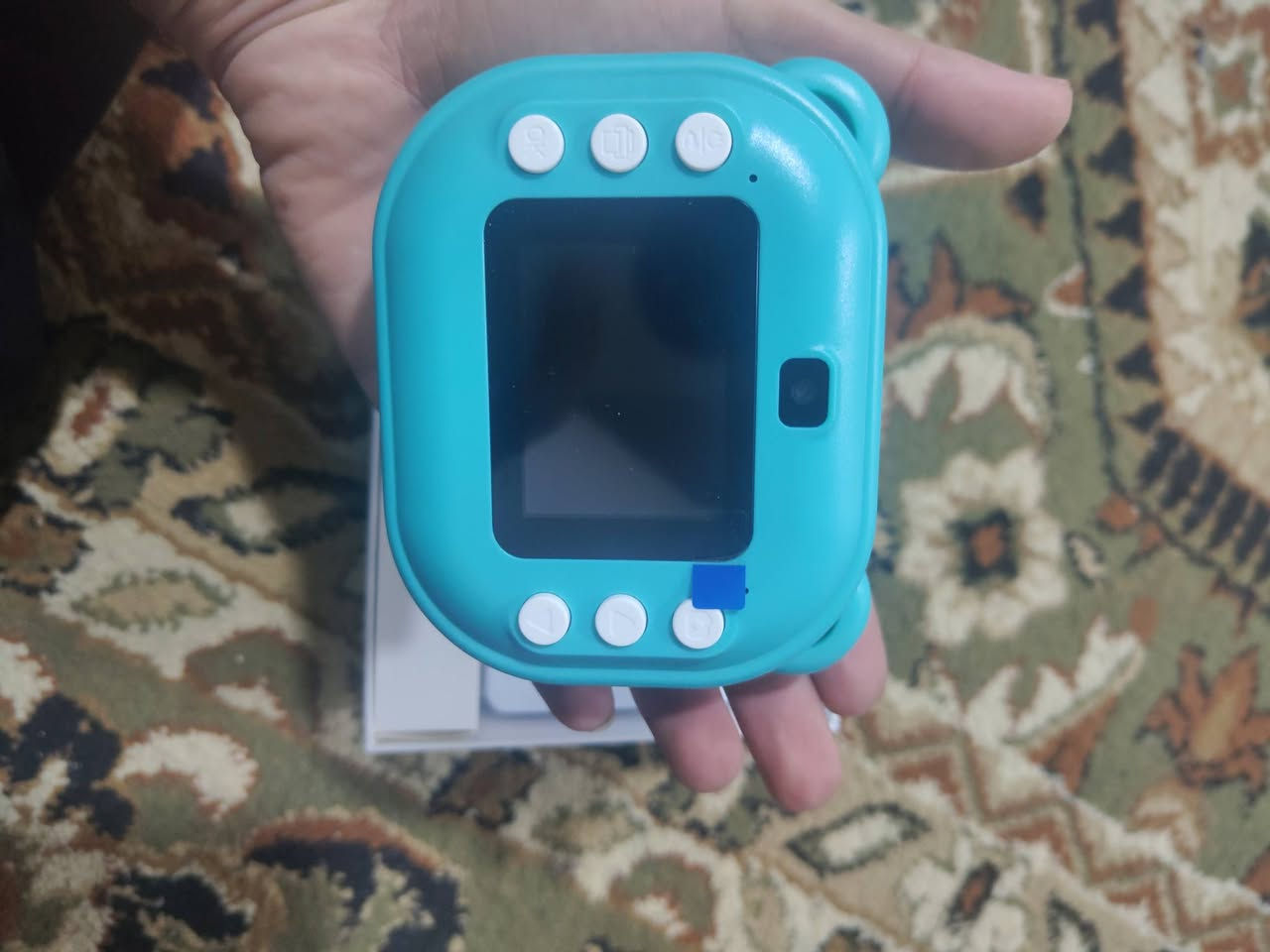 كامرة التقاط صور فورية
وتحتوي ايضا على برامج اتصال وألعاب


**إذا كنت صاحب هذا الإعلان وتريد حذفه لأي سبب، رجاءا أرسل رسالة إلى الدعم الفني**