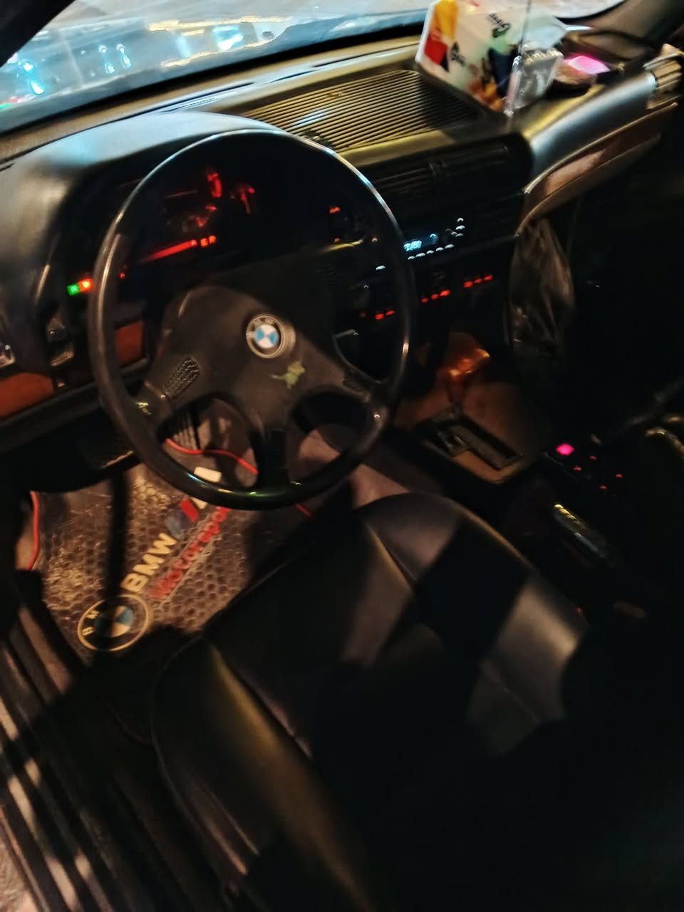 السلام عليكم BMWحجم 735سيارة رقم جديد نكليزي بغداد سنوية ل29 سلايت شغال كلشي شغال  عده تبريد 
السعر 50بيها مجال قليل مكاني بابل الحلة ***********
