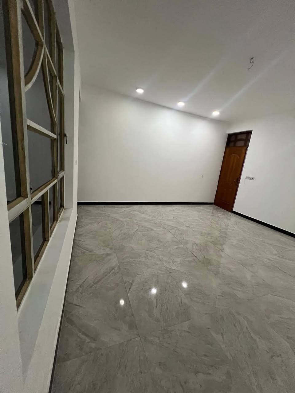 🔹 دار للإيجار 🔹
📍 الموقع: زيونة – محلة 718
📐 المساحة: 60 متر
🏠 الوصف: طابقين
 • غرفتا نوم
 • استقبال
 • مطبخ

📞 للاستفسار:
*********** — مهندس علي
*********** — أحمد

🏗 شركة نخبة المهندسين
