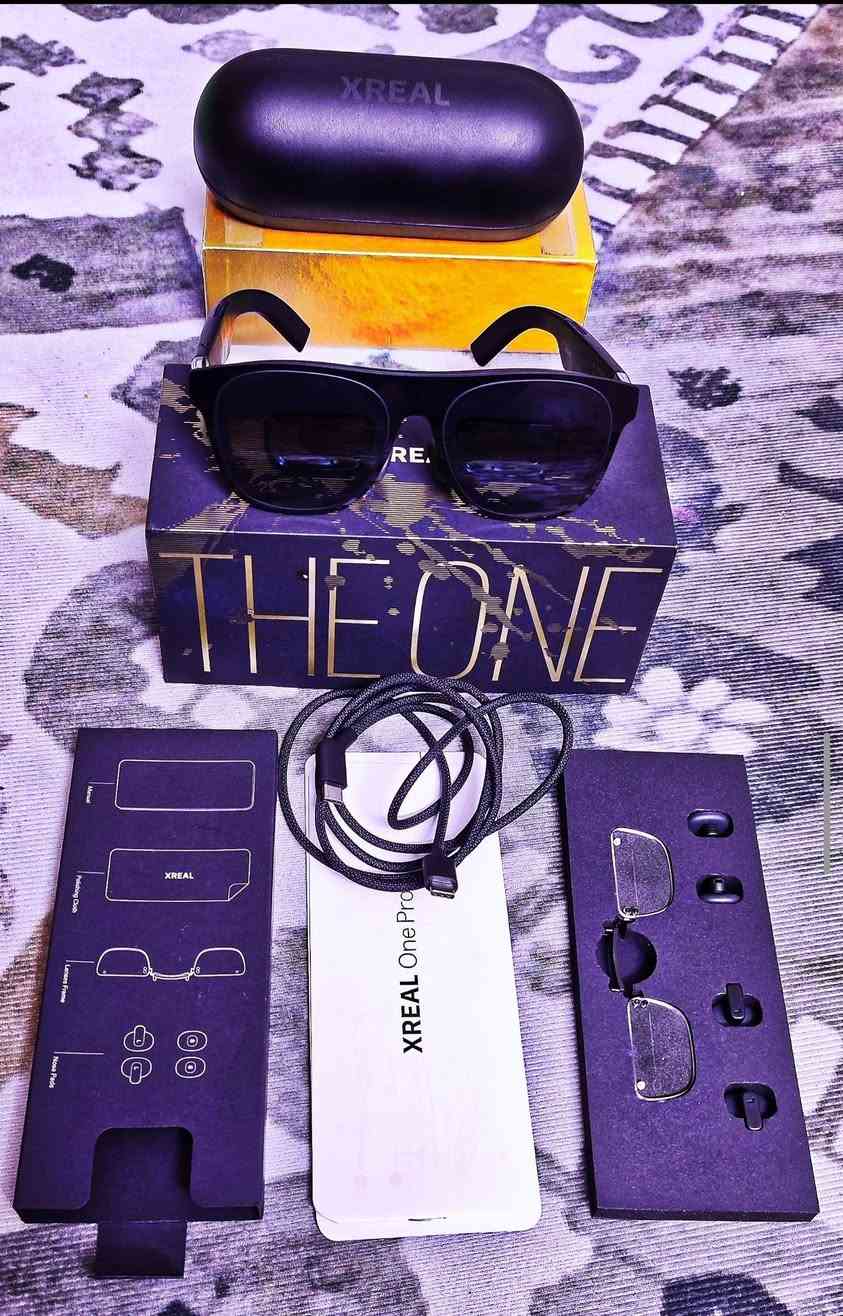 نظارة xreal one pro من اغلى وقوى النظارات مواصفات:
1-تعرض شاشة اوليد بقياس 170 انج بتردد 120 فريم بدقة fhd من شركة سوني وتكدر تتحكم بحجم الشاشة وبعدها 
2- صوتيات من شركة BOSE 
3- تتكدر تتحكم بالشاشة تكون ثابتة او متحركة مع الراس او تختار شاشة مقعرة خاصة للالعاب 
4 -تحتوي على 3 درجات تعتيم الكتروني بوضع الشفافية
النظارة بيهة هواي مميزات وتربط بكيبل type C بالموبايل او اي جهاز العاب مكاني بغداد ماعندي توصيل


**إذا كنت صاحب هذا الإعلان وتريد حذفه لأي سبب، رجاءا أرسل رسالة إلى الدعم الفني**