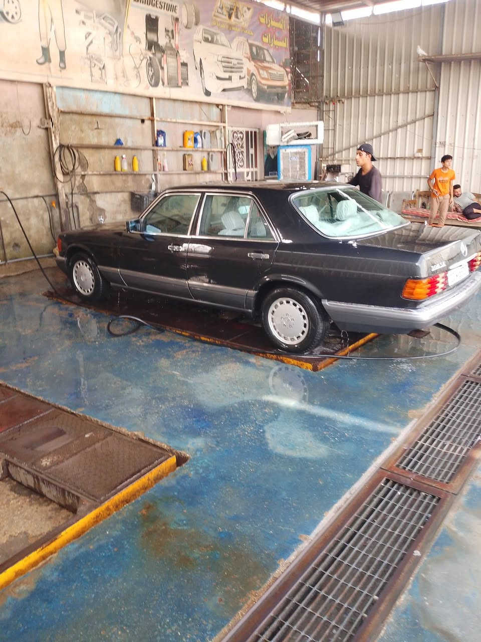 ‏سلام عليكم للبيع مرسيدس
‏حجم 300باب قصير ￼ ما نقص برقي جاهزة من كل النواحي موديل 90رقم بغداد تحويل ثاني يوم محرك بلادي كله بلادي شاشه تبريد ثلج سنتر لك سياره جاهزه من كل نواحي   ***********
.
