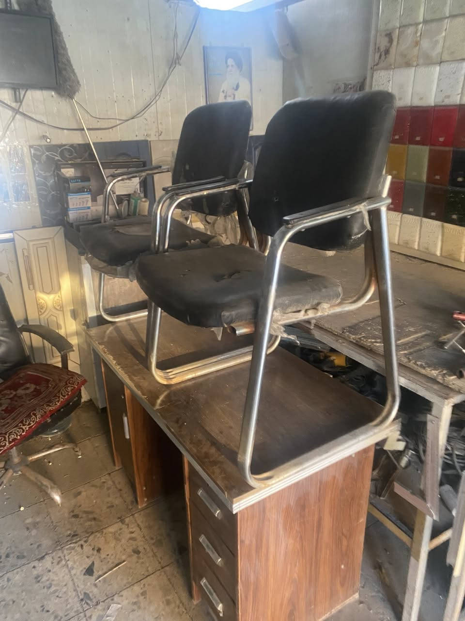 لبيع ميزمكتب ***********
