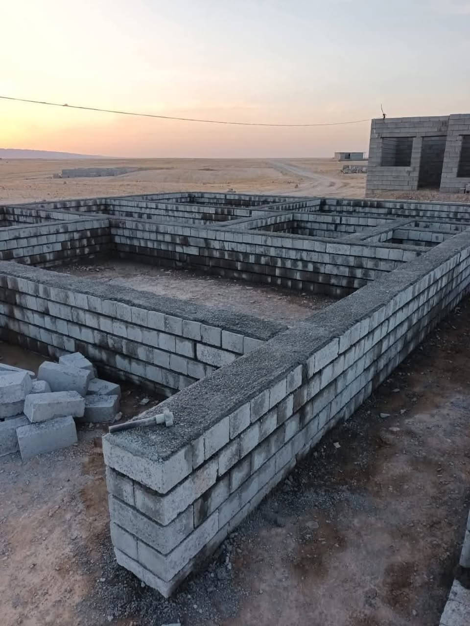 أيوجد كادر بناء وتكعيب وتصفيراساسات نحن متواجدون في داخل العلم أربيضة للستفسارالاتصال علا هاذه *********** هاذة رقمي
