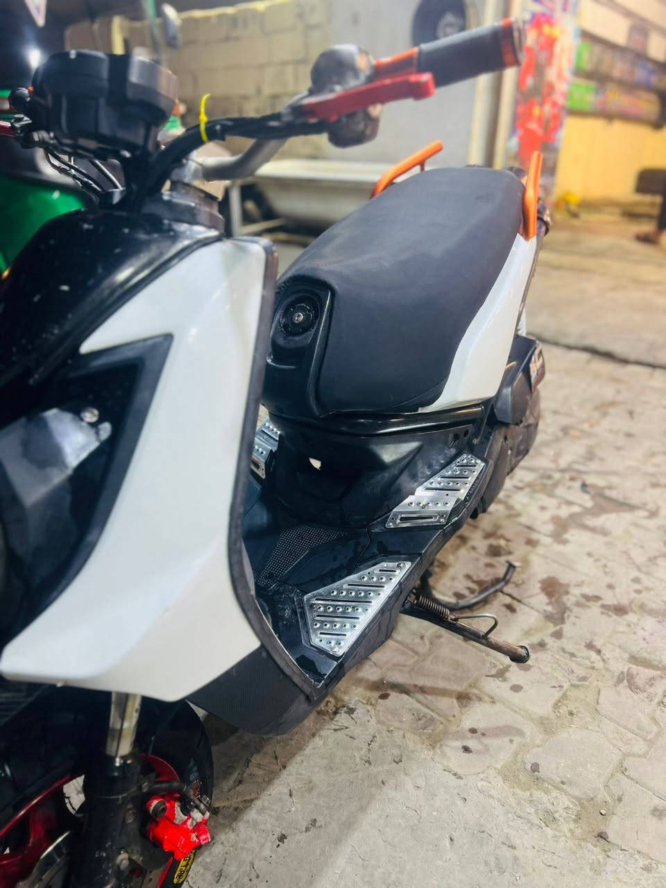 السلام عليكم جبلي بل كارتون مكينته متنسمع كاملة عل اخير كهربائيات كله شغالة مال جني سعره 800 وبيه مجال للطيبين مكاني بغداد حي اور او مدينة ***********رقمي
