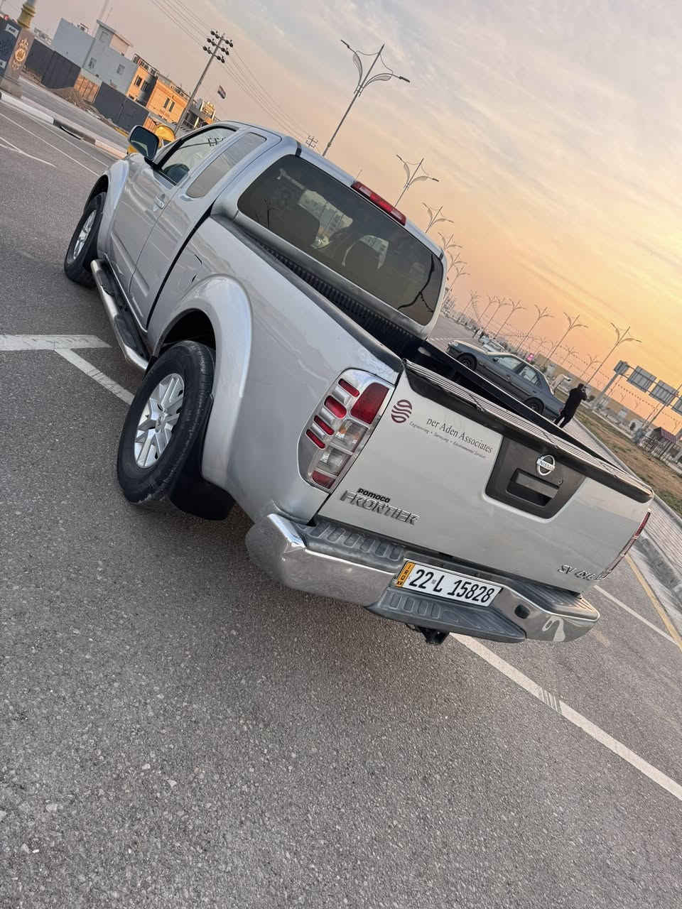 نيسان فرونتيرقماره ونص موديل 2017 
محرك 6سلندر مواصفات فورويل ماشيه 92
فول تحكمات بيه صبغ جاملغ وبنيد واردامريكي
بدون ضررداخل مكينه كير حداديه كله على وضع شركه
السعر 97 مكان كربلاء رقم ***********
