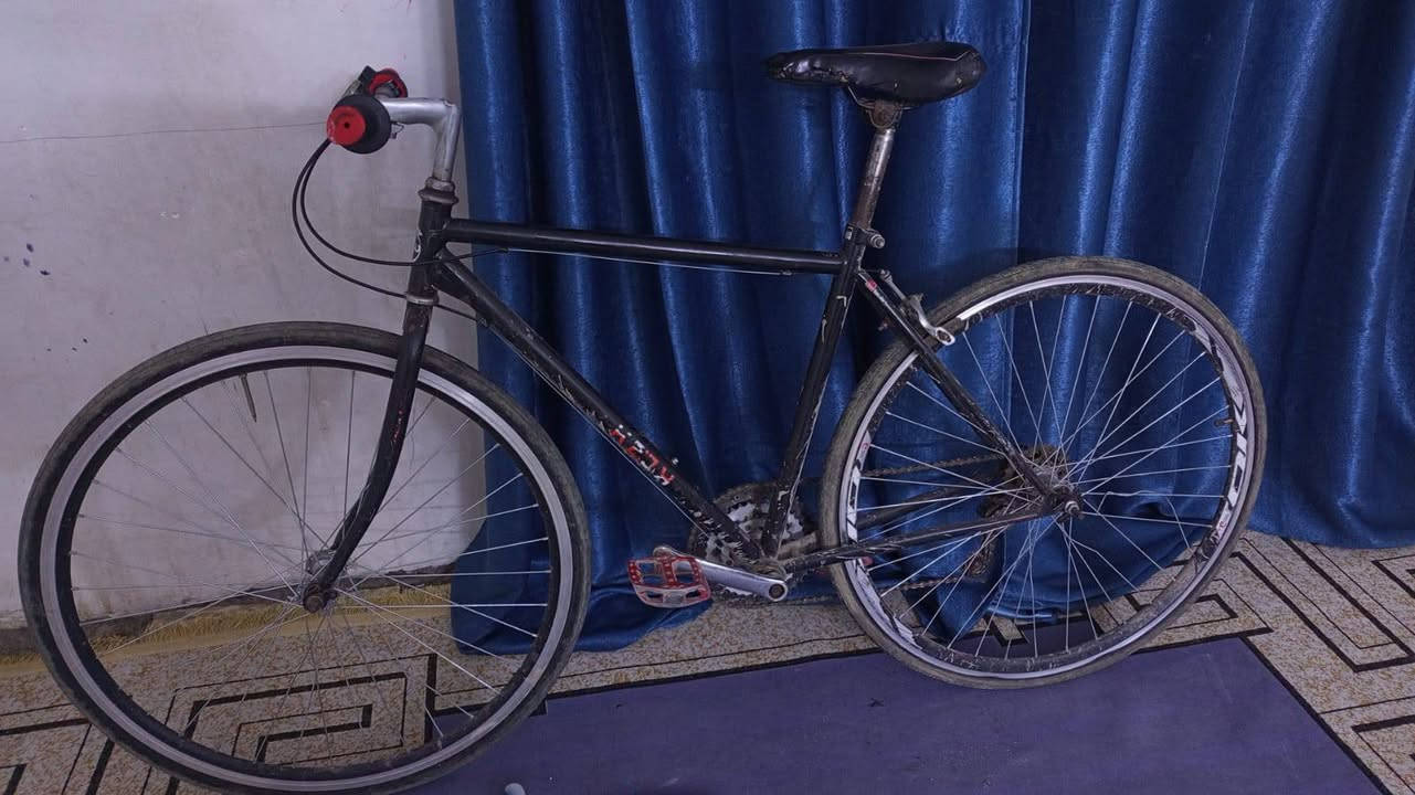 السلام عليكم بايسكل سي 700 حجم 28  باله
السعر 60 الف وبيه مجال
 المواصفات
7نمر خلفيه
3اماميه 
نظام التوقف  
ماسحات خلفيه اماميه شغالع 
بايدرات حديد
الصينيه الاماميه 48 سن
قطعه امرتبه وخفيفه
النقوصات  جوب خلفي وعواج سي واحد بل  (الويل الخلفي)
عنواني.. بغداد الدوره ابو دشير رقمي *********** . وحياكم الله ❤️
