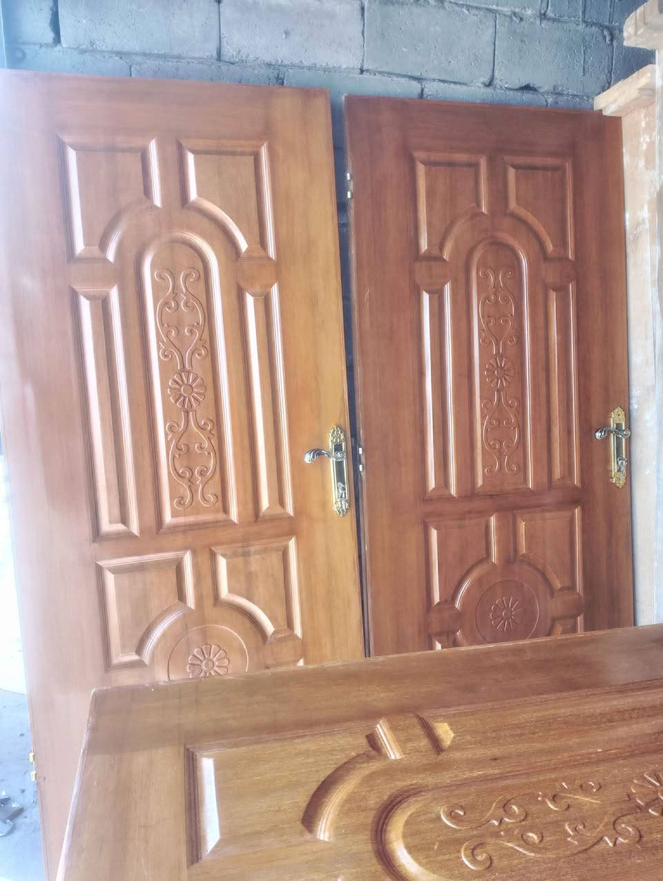 عندي أبواب صاج أحطاطه ثقيل درجة أولى كامل مع الكيلون للبيع سعر الباب الواحد ب 100 ألف العدد 5 أرتفاع مترين و2سم  عرض 89 سم  العنوان بغداد أبو غريب، ***********،*********** بغداد, العراق
