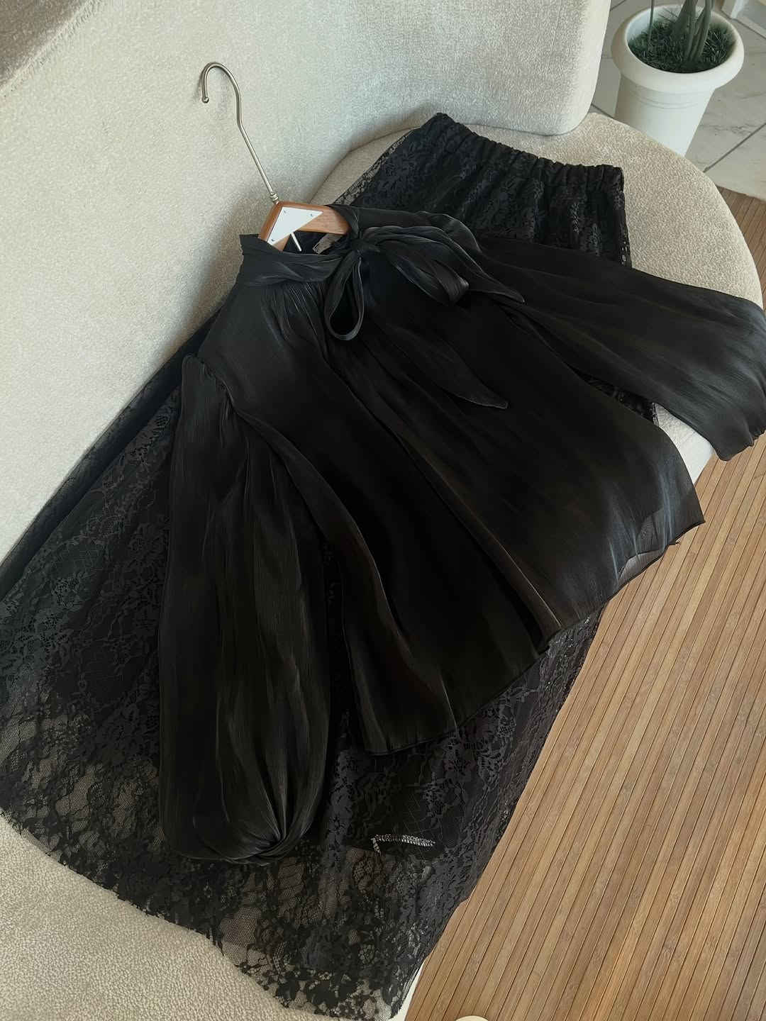 طقم تنوره 
سعر 35 
الوان : اسود : سمائي : وردي : جوزي
قياس :38:40:42:44:46:48
طول القميص 55سم قماش اوركنزا
طىل التنورة 100سم كيبور مبطن
توصيل بغداد 5
محافظات 6


**إذا كنت صاحب هذا الإعلان وتريد حذفه لأي سبب، رجاءا أرسل رسالة إلى الدعم الفني**