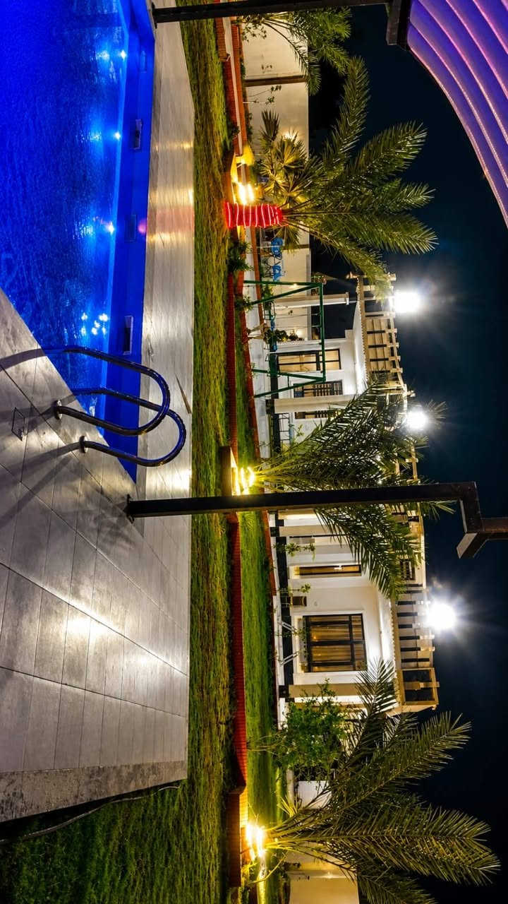 🔥 مزرعة ريف ستايل 🔥
المكان اللي يخليك تعيش الفخامة والراحة بكل تفاصيلها 🌴✨

📍 بغداد – أبو غريب

مجاور مطار بغداد الدولي وبموقع قريب وسهل الوصول

إذا تريد مكان يرتب مزاجك من تدخل الباب…

مكان واسع، مرتب، وبي كلشي يخلي جمعتكم غير شكل 😍

▪️ مساحة أكثر من 2500 متر من الخصوصية والراحة

▪️ مسبح كبير وواسع بأجواء تخبل 🏊‍♂️

▪️ بيت فاخر بمساحة 300 متر

▪️ غرفتين كبار وواسعات جدًا

▪️ هول كبير يحتوي على بليارد 🎱

▪️ مطبخ بإطلالة مباشرة على المسبح والحديقة 🌅

▪️ جلسة خارجية فخمة مقابلة للمسبح

▪️ ساحة كبيرة لكرة القدم والطائرة ⚽🏐

▪️ باربكيو وجميع وسائل الراحة والوناسة 🔥🍖

▪️ ألعاب وترفيه متكامل: 🎮 فيشة

🃏 منضدة

🎱 بليارد

✨ أجواء هادئة

✨ خصوصية كاملة

✨ مكان مثالي للمناسبات والجلسات العائلية وتجمعات الشباب

✨ وتصوير يخبل للسوشال ميديا 📸

💰 الأسعار:

☀️ الشفت الصباحي: 200

🌙 الشفت المسائي: 250

❗ما عدا الخميس والجمعة

📲 للحجز ولاستفسار 
***********

متوفر واتساب أيضًا ✅

⚠️ الحجز يكون أسبقية .
