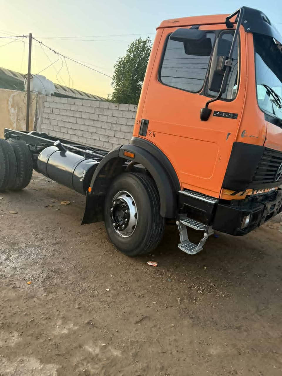 للبيع كروتي ٩٣ مكينه ١٢٨ محسن عل سحك اكسن جيف تخم تاير قماره بدون صبغ محنيه باج بطن جاهز عل شغل مكان بغداد التاجي 

***********
السعر ١٩٠ وبيها مجال
