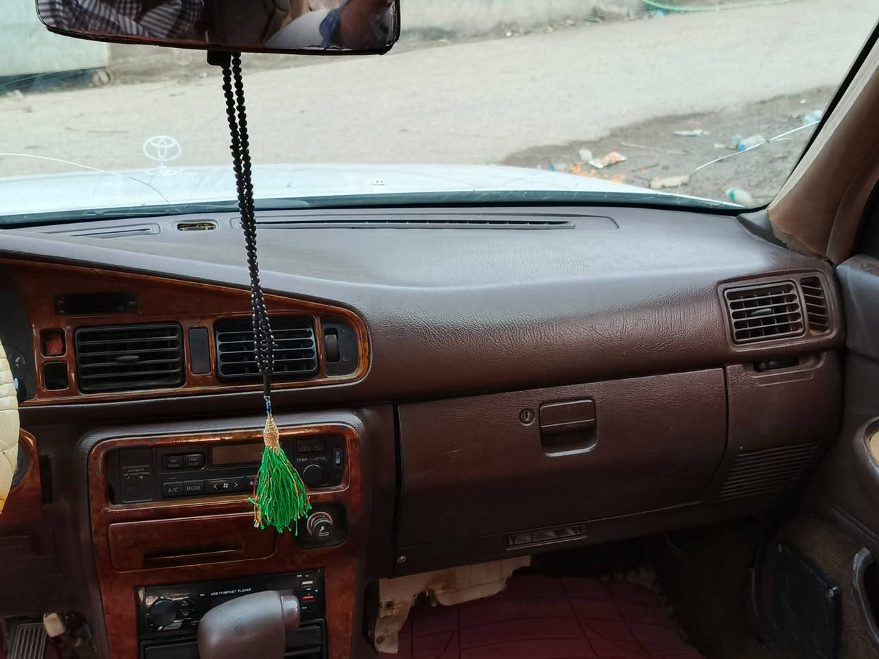 كرسته عظم 1993 مكفوله كفاله عامه من الكص والنقل والضربه وصبغ مكينه كير ونجي بالكارتون دواخل جدد السعر45وبيها مجال  اتصل *********** مكان البصره قضاء المدينه
