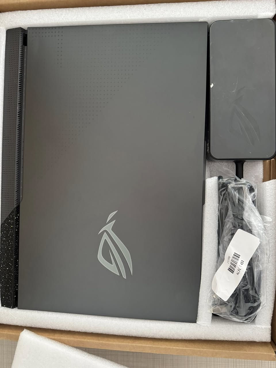 شاشە کبیر ۱۷ انج و ۲٤٠ هرتز لابتوب قویە جدا لکل شيء 
2K  و نسبیە بطاریە ۹۱٪

Asus Rog Strix G17
Cpu: Ryzen 9 - 7845HX
Gpu: RTX 4060 8G (140 WATT🔥🔥)
Ram: 16 DDR5 (5200 MT/s)
Hard: 1 Tera SSD NVME
Display: 17” QHD 2K 240HZ👾
Battery report 🔋: 91%

سعر : میلیون و ٦٠٠ الف مابیە ای مجال قفل🔒 
توصیل موجود🚕


**إذا كنت صاحب هذا الإعلان وتريد حذفه لأي سبب، رجاءا أرسل رسالة إلى الدعم الفني**