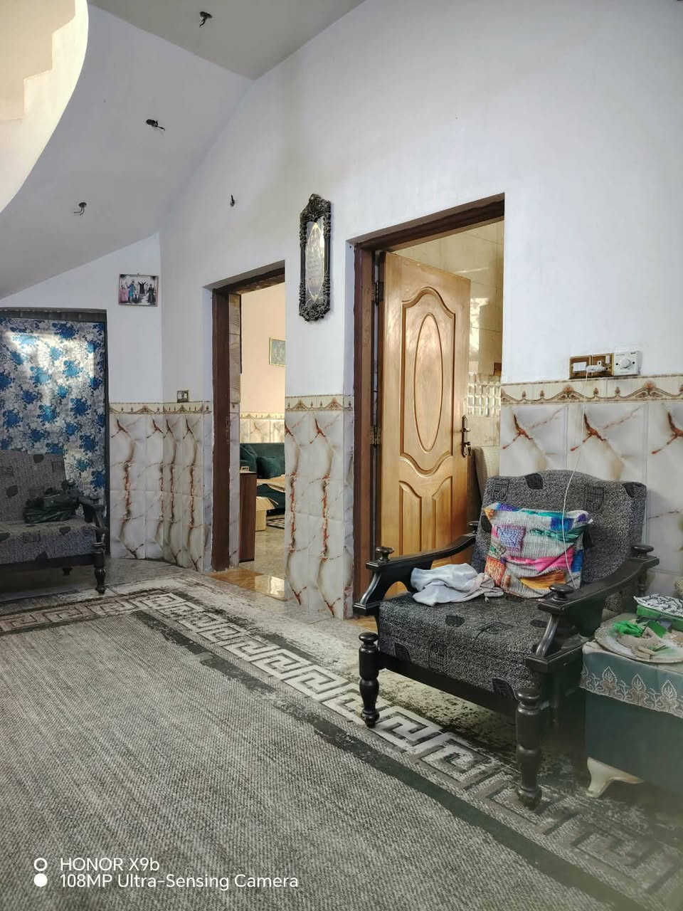 السلام عليكم
يتوفر دار سكني طابو زراعي سند 25 للبيع مساحته 150م يحتوي على طابقين ثلاث غرف نوم وصالة واستقبال ومطبخ ومجموعه صحيه داخليه وخارجيه موقعه في المسيب / حي المرتضى - شارع السكلات خامس فرع عاليسار  بناء درجه أولى السعر المطلوب للبيع 85 مليون قابل للتفاوض للأستفسار الأتصال برقم *********** او مراسلة الصفحة
