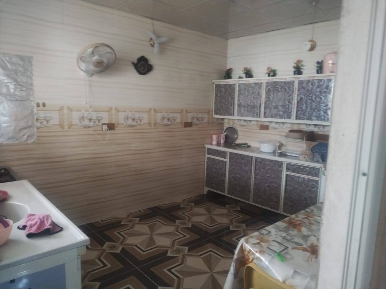 دار رقم للبيع 100/م/مربع الموقع القادسيه الاولى قرب سولاف  شراي اتصل ***********
