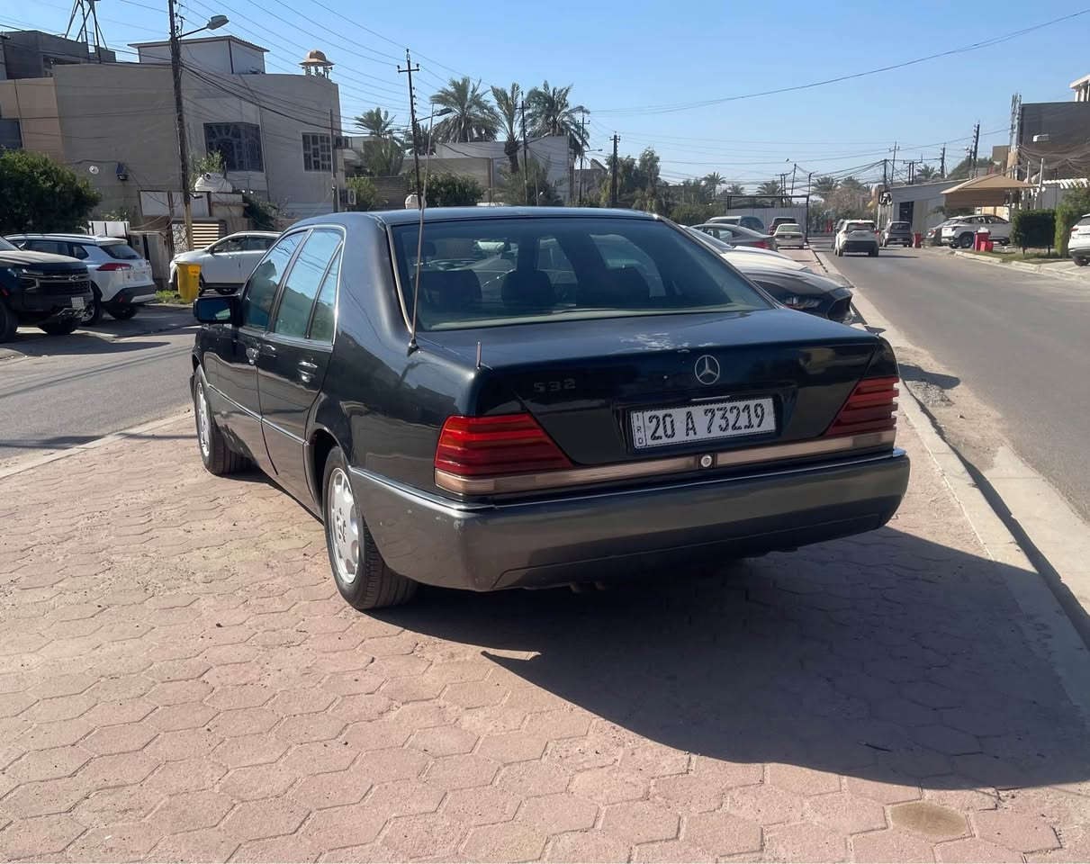 السلام عليكم 
مارسيدس شبح للبيع 
موديل 1993
حجم 320
فول مواصفات فتحه كشنات جلد كهرباء امامي وخلفي كهرباء وباقي مواصفات معروفه
السياره جاهزه مابيها نقص 
كير محرك صدر كله تمام 
السياره بلاديه بدون تعمير بيها صبغ قطعتين جماليه فقط سياره وضع شركه
رقم ديالى الجديد رقم وهزه وسنويه جدد باسمنا 
للاستفسار ***********
عنوان بغداد الكرخ
السعر 58وبي مجال بسيط للشراي القائم, الأنبار
