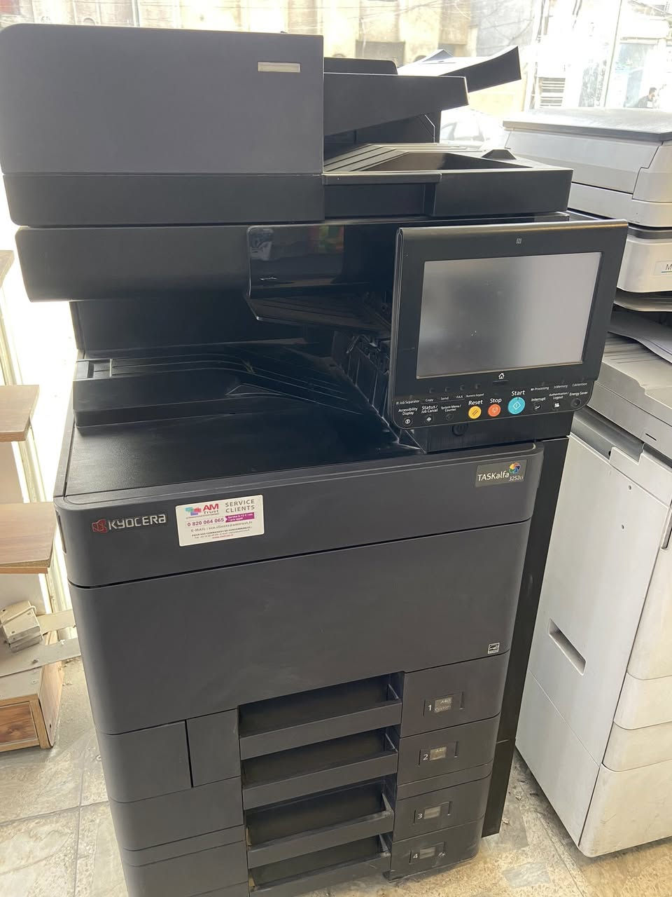 طابعه كيو سيرا 3252 للبيع 
نقص بيه بس سلندر واحد لازم يتبدل 
حبر جديد بيه بعده ممستخدم  
سعره ٤٠٠ الف 
مكاني بغداد الجديدة ***********
