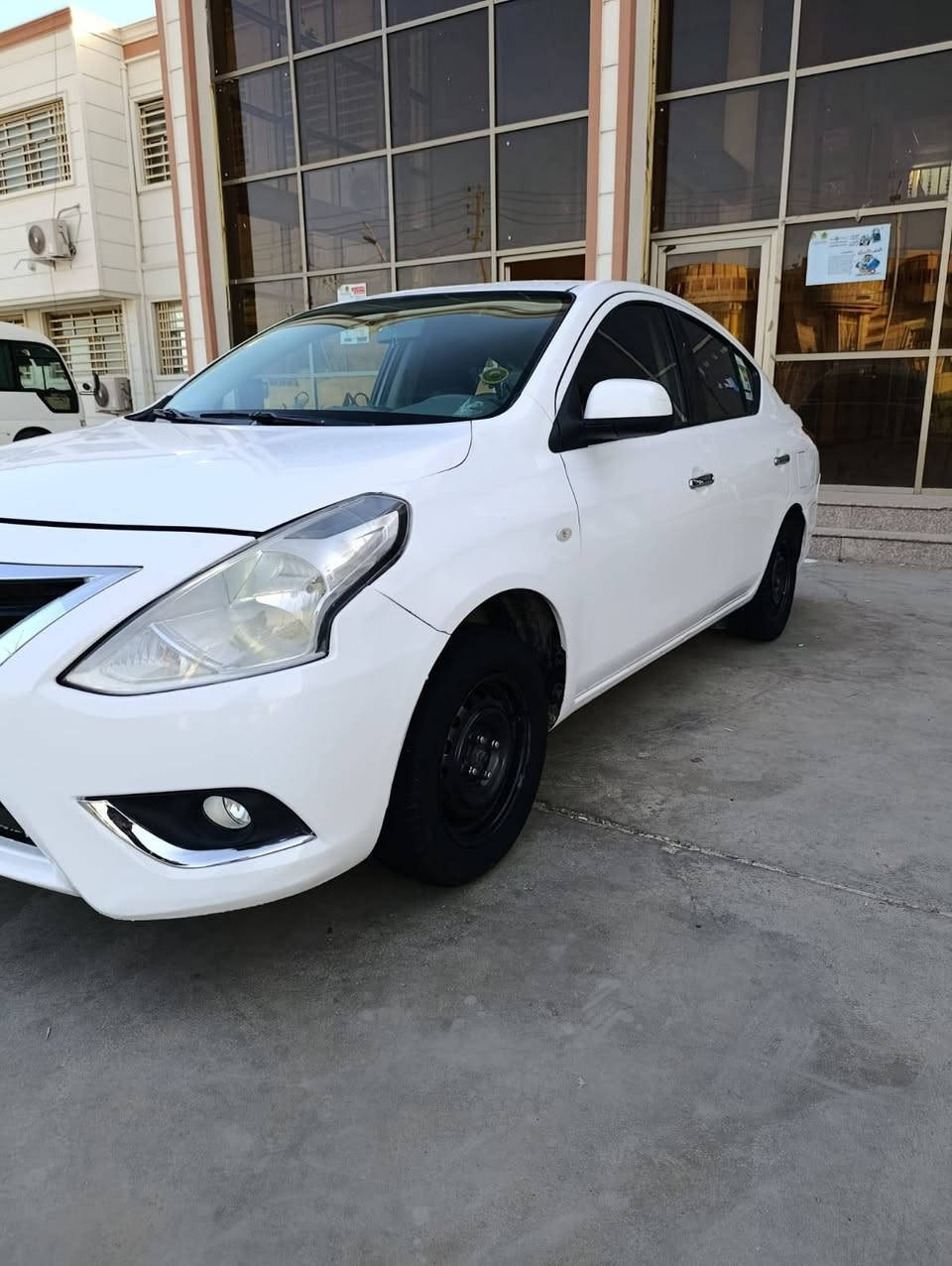 نيسان سني ٢٠١٩ حره بسمي تحويل ثاني يوم رقم ذي قار مكفوله بيه بارد خفيف جاملغ الوره وقبق الجنطه مطبع فقط

✅ادمه عامه للسياره صار شهر يعني جاهزه مابيه نقص برغي

✅حداديه جاهزه وره والكدام

✅تخم تاير وباتري جديد

✅مكينه كير تبريد ثلج تخم نوزلات وبلاكات وعبوه كامل جديده

✅راديتر جديده ومنضومة ماي كامله 

✅دوشمه عامه ارضيه وكشنات

✅شاشه اندرويد الحجم الكبير

✅يدات نيكل

✅حساس خلفي

✅تحكم ستيرن

العنوان //ناصريه صالحيه شارع العروبه

***********

السعر//١٠٧ وبيه مجال
