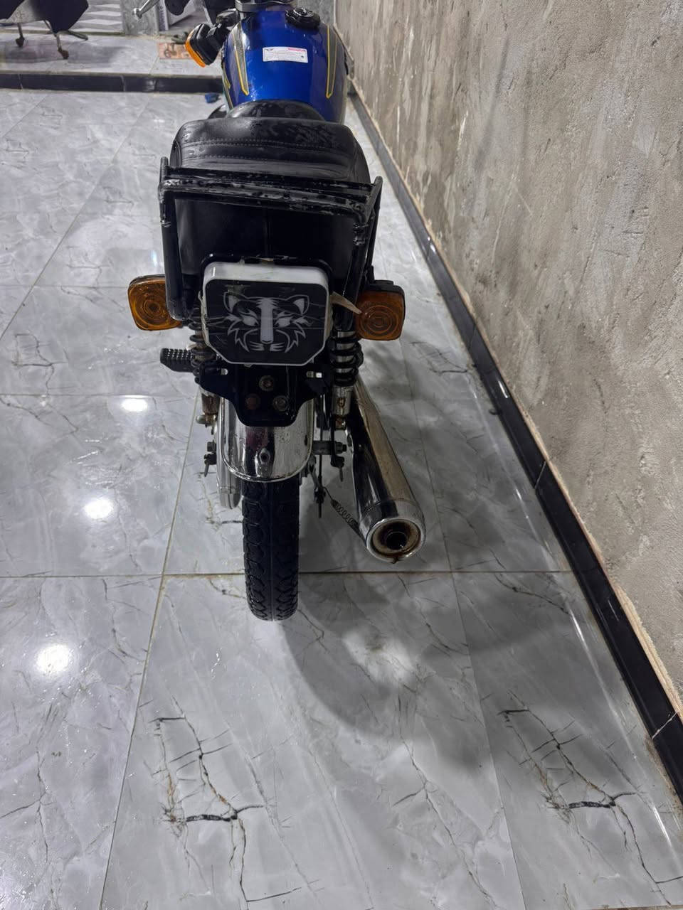 سلام عليكم دراجه يراني للبيع دراجه نضيفه وحلوه وجديده دراجه  اوراق       مديل    17 معمره 24
سعر مليون وبيهه مجال قليل مكاني بصره قضاع القرنه الشرش رقم لهاتف ***********
