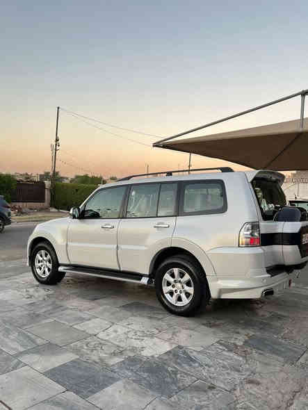 باجيرو فول مواصفات ( حبتور بلاص موديل 2017 مكفوله من الصبغ والتبديل والشخوط جديده لوك ماشيه  57  مواصفات شاشات

بلاد

شاحنه وايرليس

دوسات ترحيب

کامره اصلیه

مري الجانبيه شفط

لحايه بلاد

دمام

محرك 3500

زراك لايت

حساسات لایت

زنون لدات نهاري

فتحة سلايد

مانع انزلاق

مانع انحدار

ثلاجة

حاكيه بلوتوث

تبريد امامي وخلفي

كشنات كهرباء جلد

تحكمات ستيرن ۳ جهات السياره فول الفول بدون ای نقص جديده والصلاة على محمد وال

محمد

رقم اربيل بأسمي تحويل ثاني يوم عده وطبابه وكاعيات وكتلوكات شركة وسويجات 
السعر. 214  وبيه مجال 
مكان السياره بغداد حي الجامعه 
☎️ ***********
