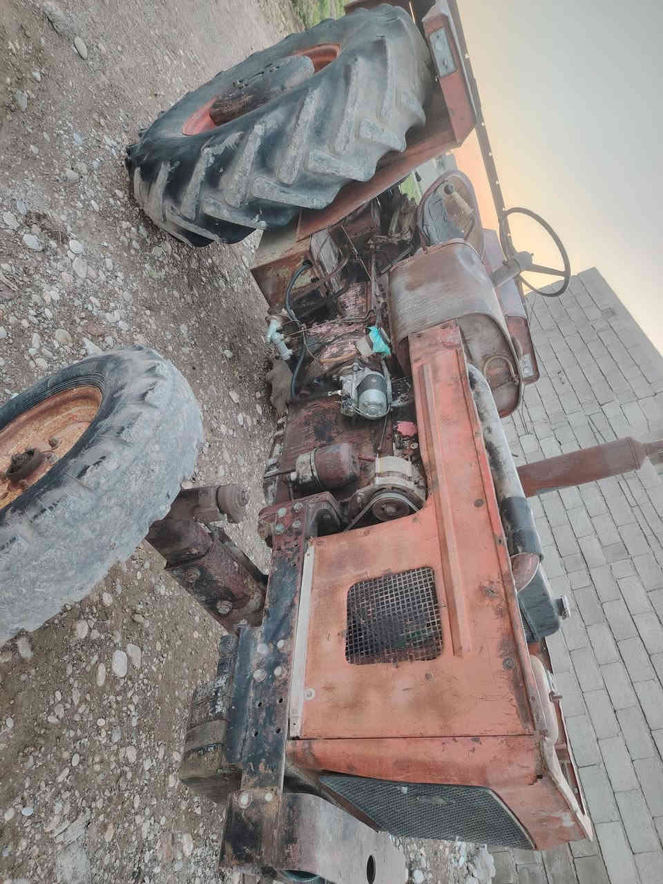 عنتر للبيع موديل ٨٣ سعر ٣٥٠٠ وبي مجال ديالى جلولاء الشيخ بابا للتواصل ***********
