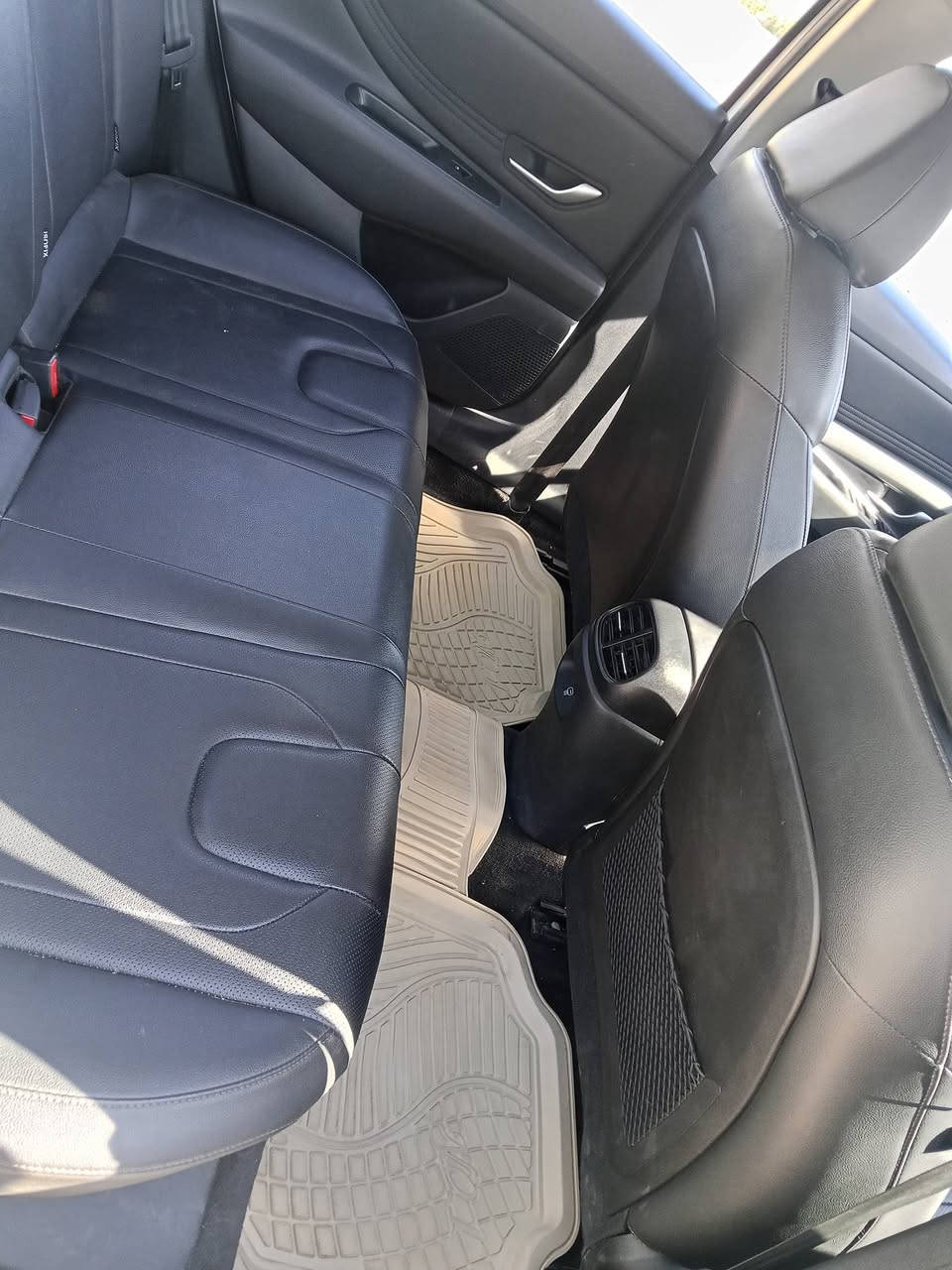 النترا موديل 24 محرك 1500 دبل نوزل مكفولة من الصبغ والبارد والتبديل ماشية 24 الف سعرها 142 وبيها مجال ***********
