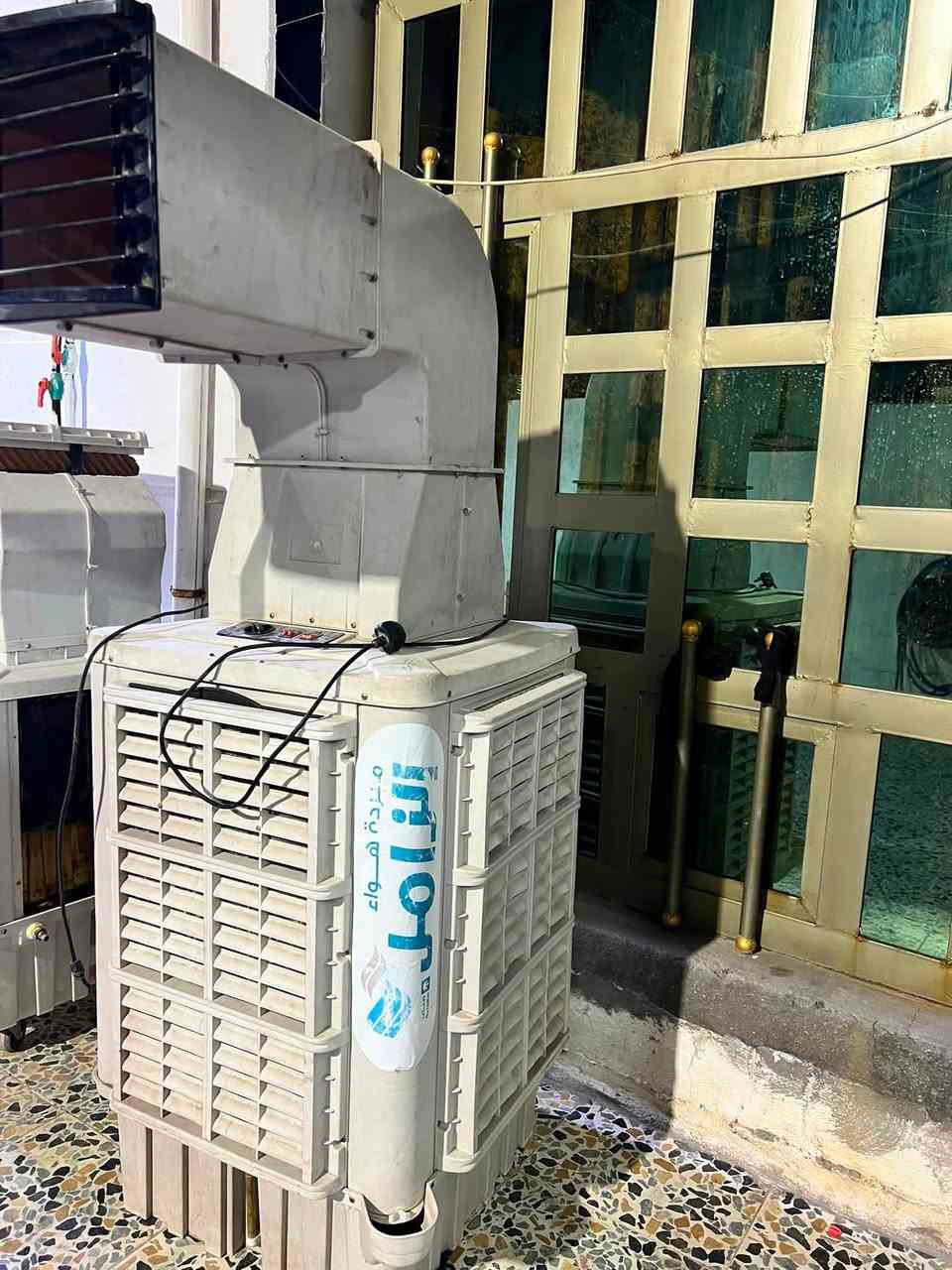 مبردات 2 و كونفيرا حجم كبير
المبردات بعدهن جدد ونضيفات 
مستخدمات فترة قليلة
الكونفيرا نضيفه وشغالة 
الكونفيرا 175 الف
المبردات الوحدة ب100 الف 

مكاني الرمادي شارع 60
***********
***********
