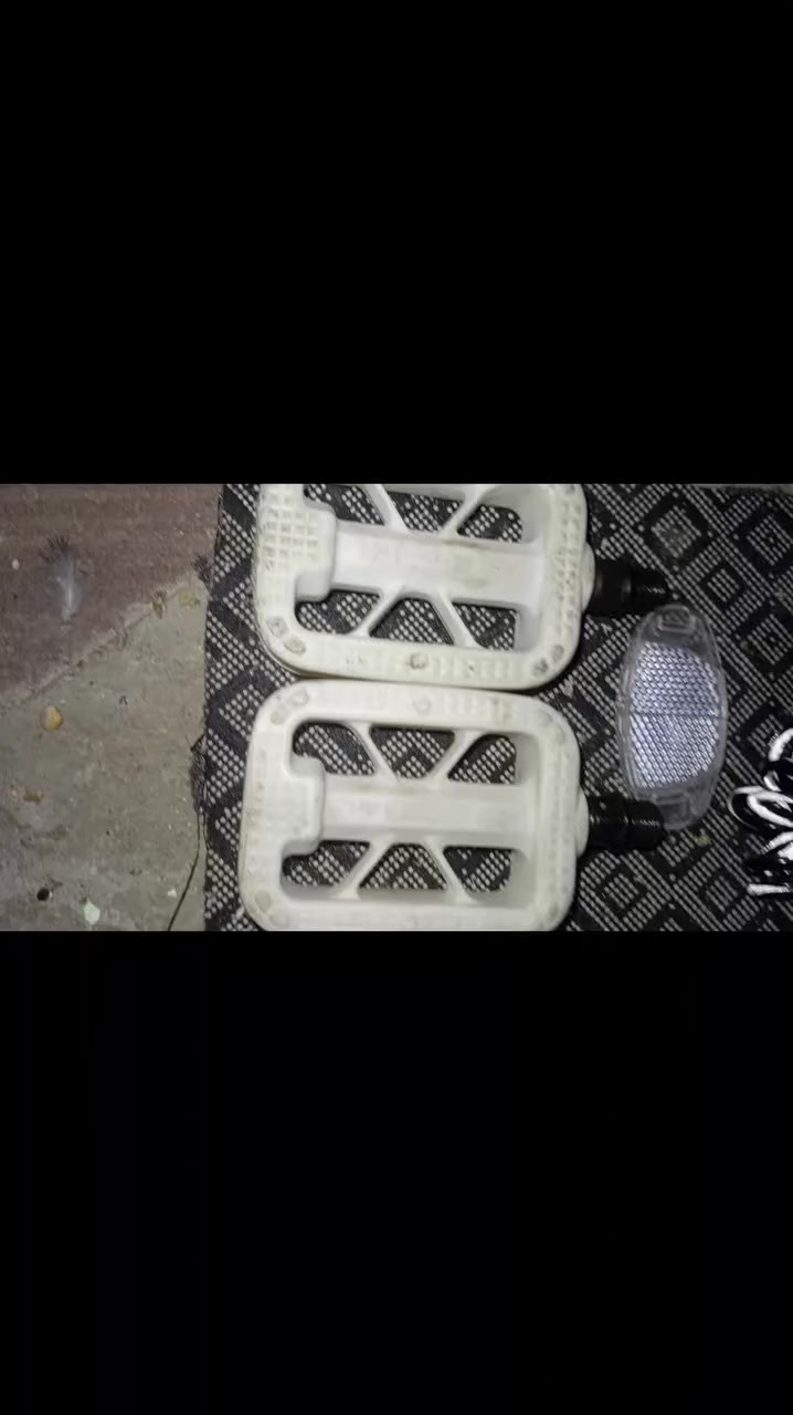 للبيع غراض  فيديو غراض باله وفيديو غراض تجاريات بيهن فسفورات مال باله يم الغراض التجاريه  مختمات سعر الغراض التجاريه كله ب٦قفل ويه الفسفورات الحمر المختمه والباله  سعرهم وحد كلمن وسعره ومكاني نجف حي ميسان شارع عوده أنته تجيني ماكو توصيل والمو شراي لا يراسل وماحجز ياهو اليجي اطيهيا رجا لحد يحجز


**إذا كنت صاحب هذا الإعلان وتريد حذفه لأي سبب، رجاءا أرسل رسالة إلى الدعم الفني**