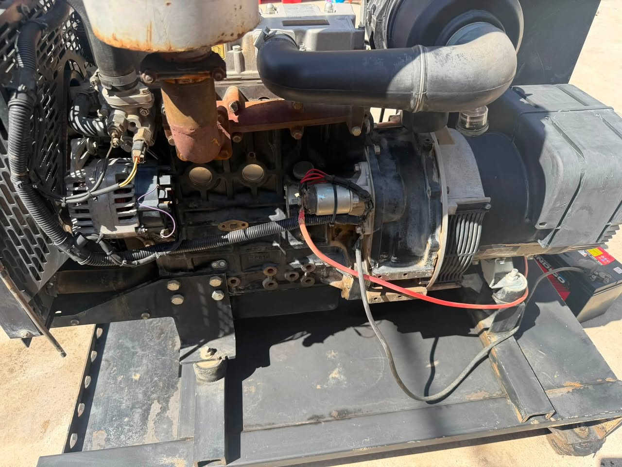 مولد پيركنز 20KVA نضيفه جداً جداً جاهزه للعمل بدون اي اعطال برغي ممفتوح بيها مكاني بغداد (***********)
