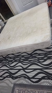 دوشك نفرين للبيع مابي اي عيب قياس 180*200 و سعر 70 الف  07518832741