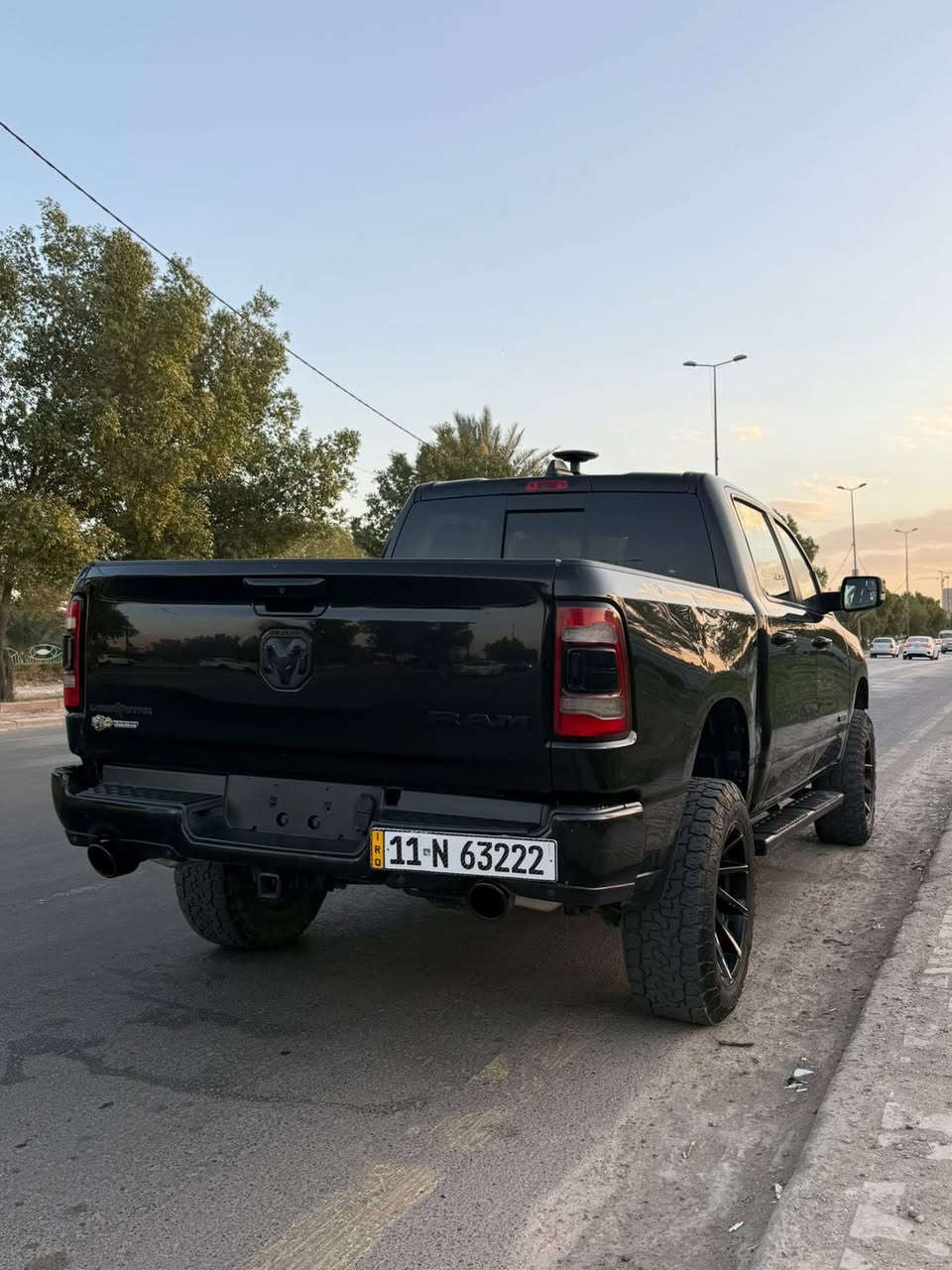 سلام عليكم 
رام 2019 
مكينة 8 /5700 
سيارة مزودة ترفيعة من شركت RS
مزودة كزور 
رقم مميز 
لاستفسار ***********
