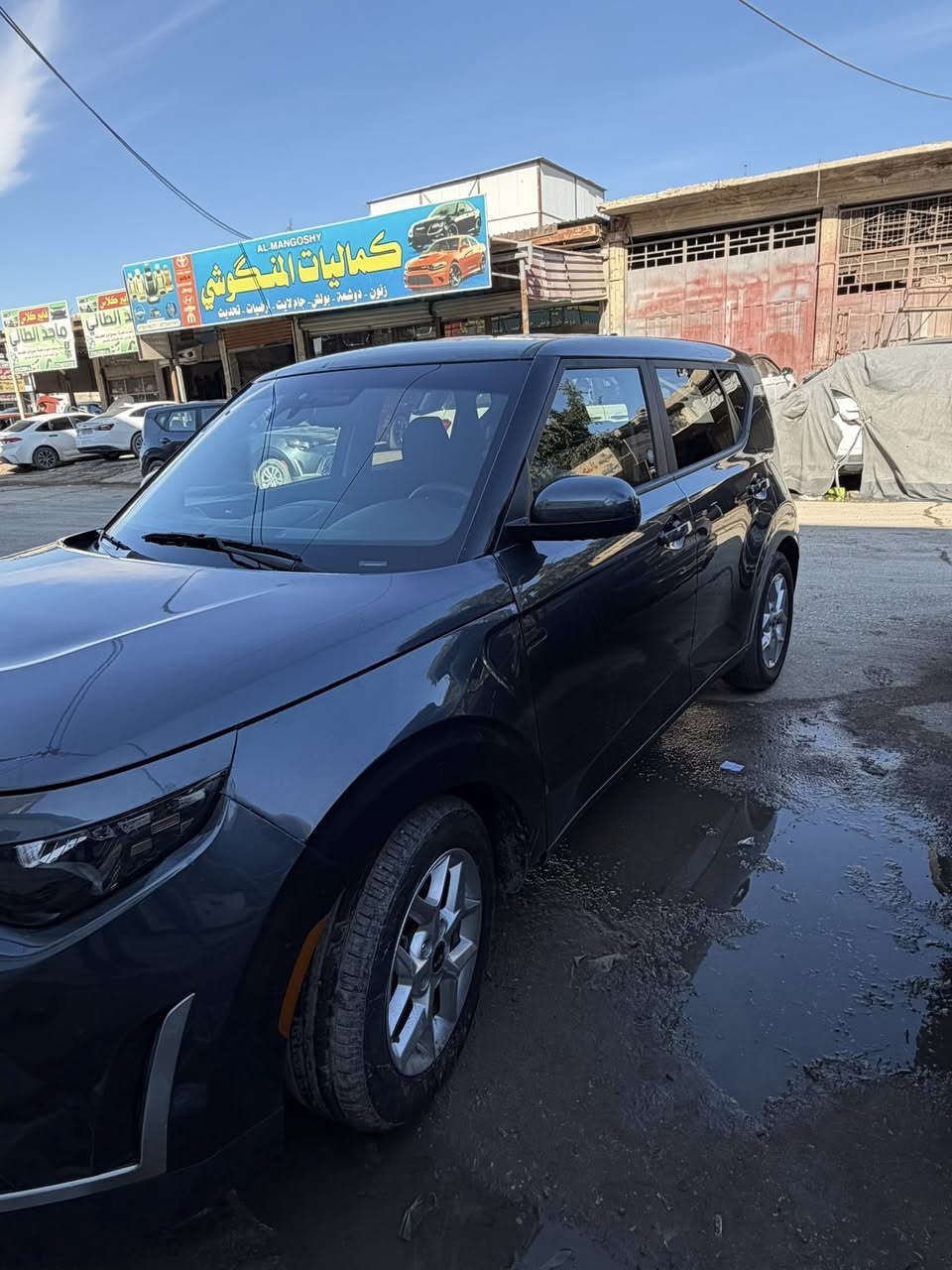 السلام عليكم للبيع كيا سول 2024 حادث موضح بلصور حادث امامي محرك 2000 دوش السيارة ماشية 17 الف السيارة موجودة في كربلاء بسعر مناسب جدا ***********
