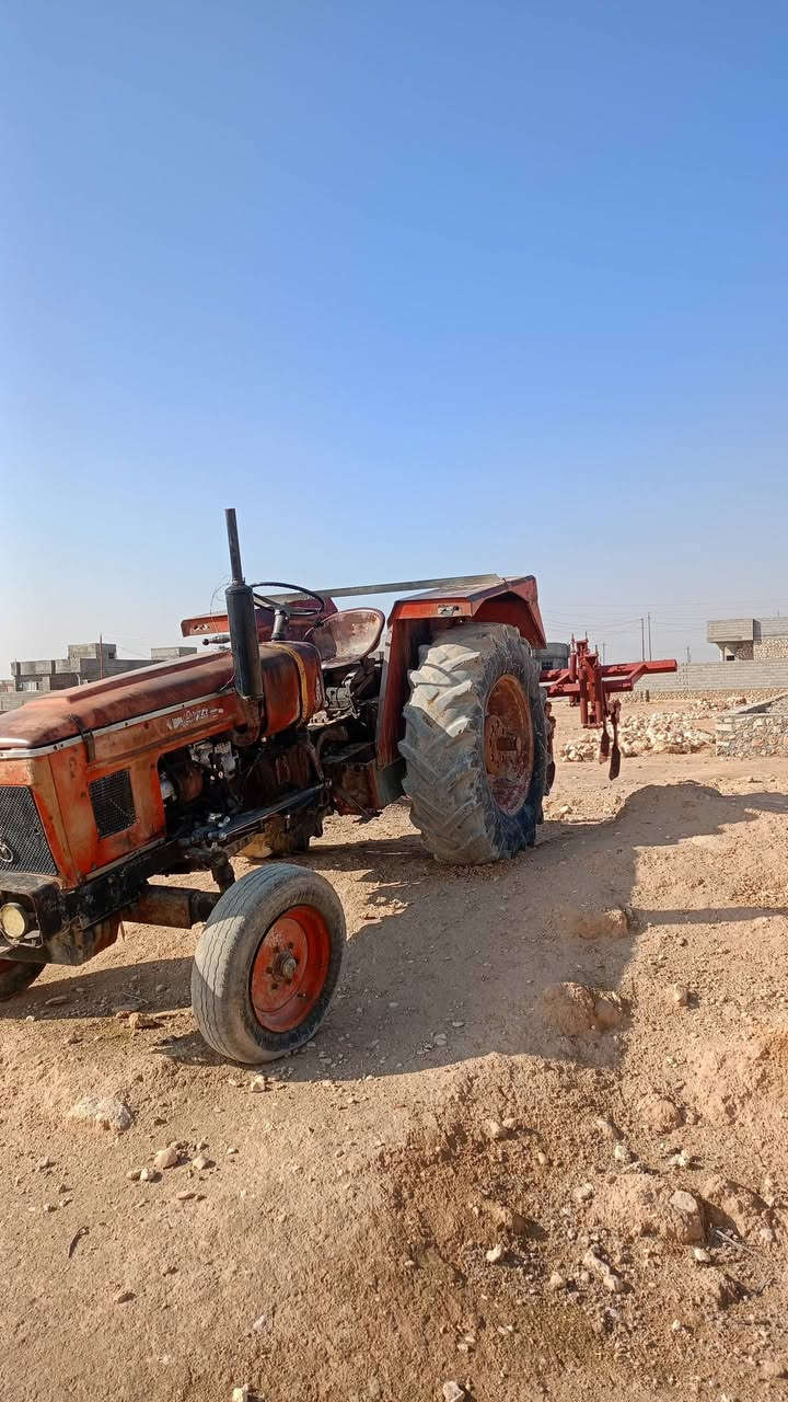 تركتر للبيع موديل 1990
 مكفول كفاله عامه محرك مجفت جديد كير كسن سنويه
 رقم هاتف  ***********
