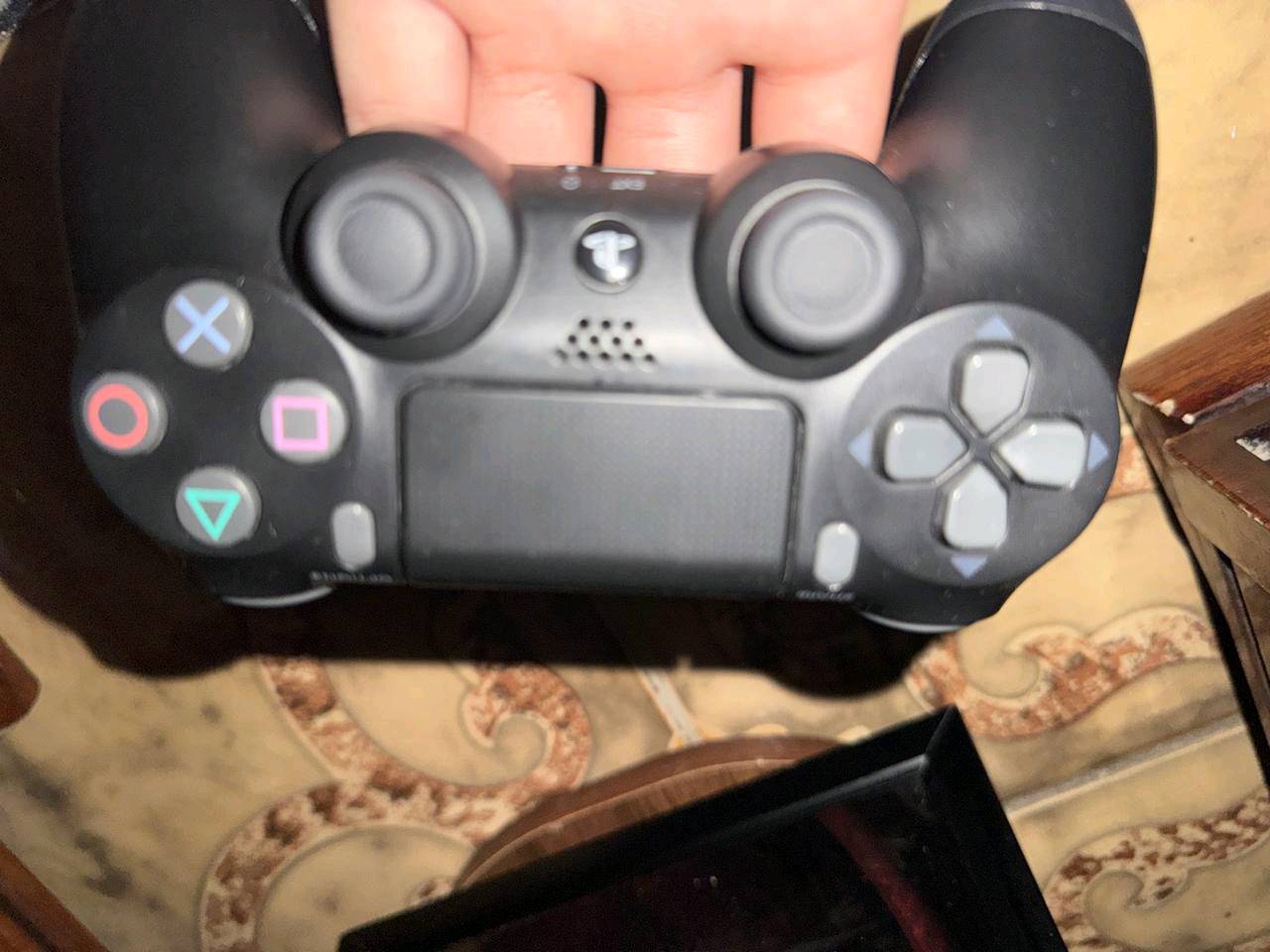 سلام عليكم 👋
عيني خصم الحجي بلي فور 4اولاين🎮 ذاكره 500نص تيره جهاز واحد ع واحد نضافه 99٪ جهاز صارله عندي شهر ونص تقريباً البلي ما شاءلله عليه جهز معروف بلي 4 ولاكال اخ راسي انا لو مااريد افلوسه فلا بعته ولك ستيكر ما مفتوح 🔓نضافه تقره الف وهو نضام 13.4 اخر اصدار وتكدر تهكره اشتريته جان نضام 11.50وياه قاعده بس القاعده ب25 وجوستك اثنين واحد اصلي باله مال ببلي واحد تجاري ويا كارتونته كامل الملحقات اين نقص بل ملحقات يرجع البلي 

الهديه: لوحه كريتوس (اله الحرب). 

ملاحضات: السماعه مو للبيع 

عندي خدمه توصيل ✨🌷