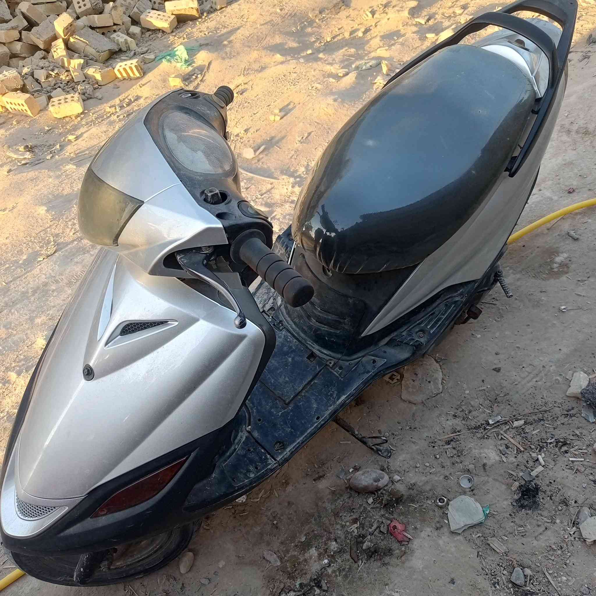 السلام عليكم دراجه ماكس للبيع السعر 400 وبيها مجال مكاني غزاليه والشراي يتصل واتساب فقط ***********
