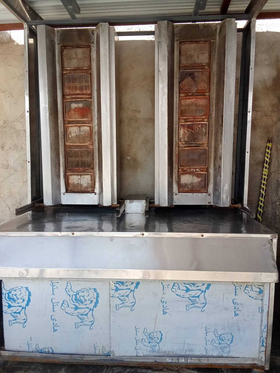 السلام عليكم _$ أغراض كافتريا للبيع العنون 7 كيلو
***********
