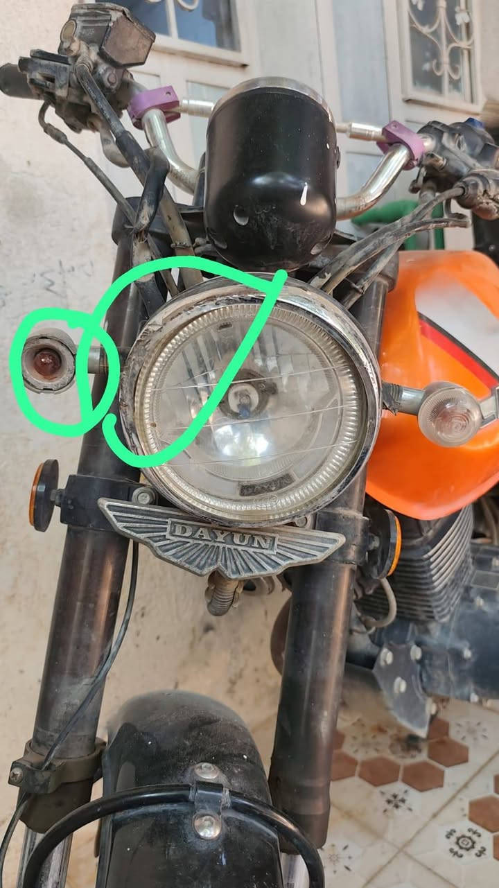 السلام عليكم دراجه للبيع قضاء الشطره دايون لاتي السعر مليون ومية وبيه مجال ذا شراي
المكان والعنوان قضاء الشطره 
بيها بعض الملاحظات اللي هي مؤشر عليهن باللون الاخضر واسعارهن بسيطات هذني مؤشر عليهن كلهن اذا تريد تشتريهن من بغداد ب 35,000 الف /***********
