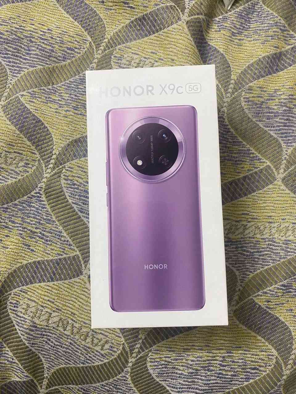 السلام عليكم
هونر5G  X9C
جهاز استخدام قليل جداً نظيف غراضه كامله
للبيع سعر 250 الف
شعب حي تجار 
***********
