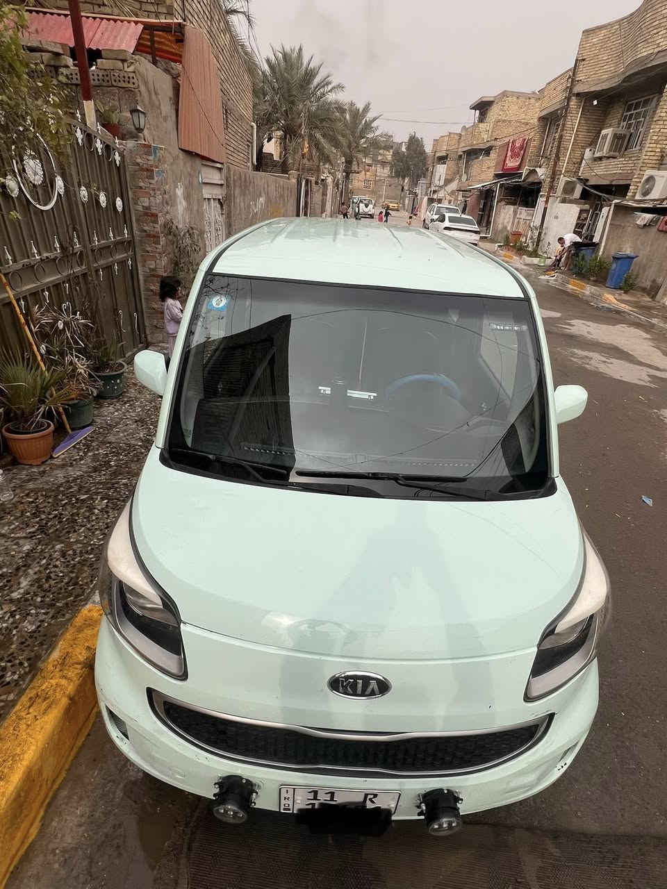 السلام عليكم 
من رخصة الادمن الطيب

كيا راي وارد كوري 
موديل 2013 
رقم بغداد انكليزي باسمي تحويل ثاني يوم
السيارة متصرف عليهة ولافلس جاهزة

محرك 3 بستم دوش 
ضربتها خفيفة بالصندوق ومصلح مصبوغ كد الضربة 
بدون ايرباك 
اي بي اس 
نضام ايكو اقتصادية 
كاميرا 
حساسات دعامية 
شاشة 
ماشية 126 الف كيلو متر 
السعر 70$ وبيها مجال بسيط 
مكانها بغداد 
***********
