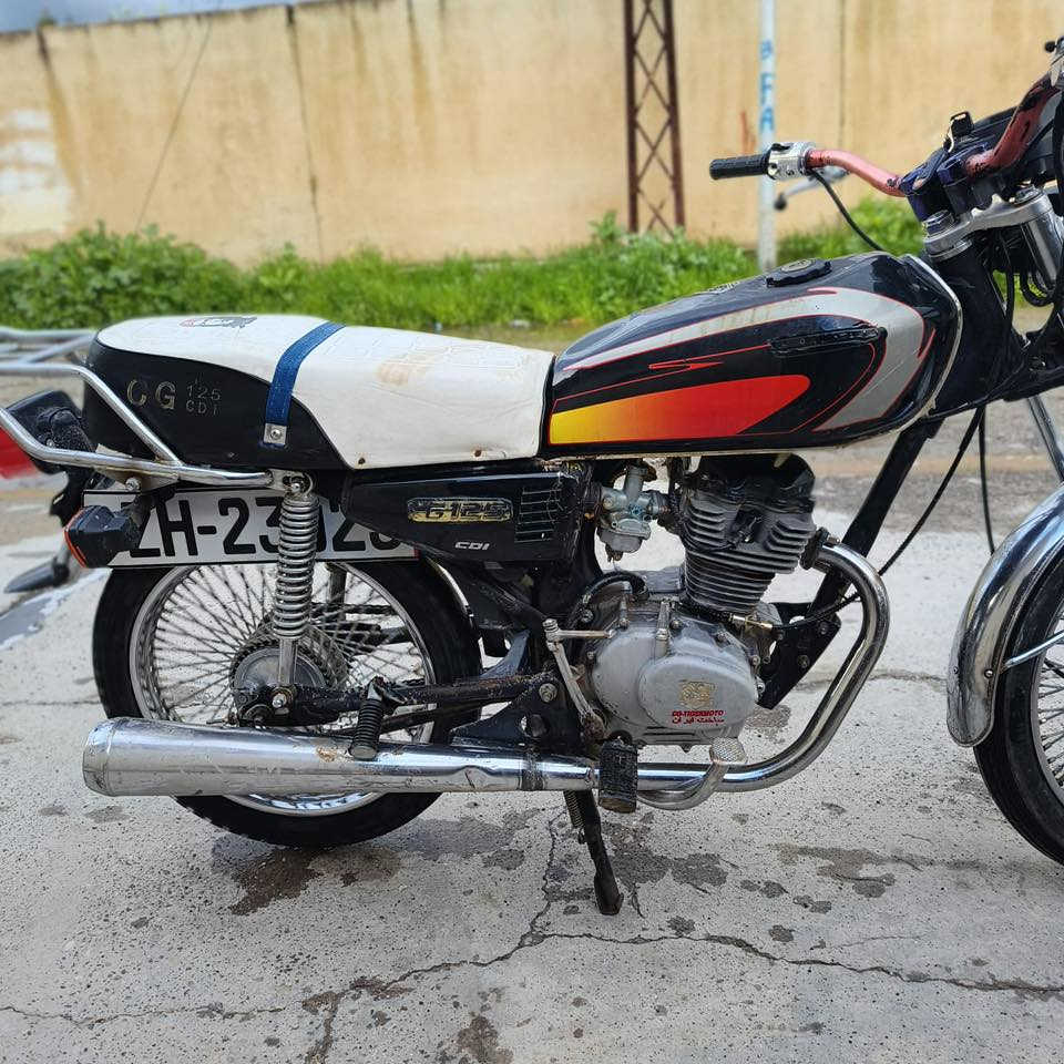 ماطور تايكر 2020 ابو النمر
مكينه ما مفتوحه وايرمنيه شغاله 
ماطور نظافه كدام عينك  
السعر 350 بي مجال قليل مو شراي لا تعبني


**إذا كنت صاحب هذا الإعلان وتريد حذفه لأي سبب، رجاءا أرسل رسالة إلى الدعم الفني**