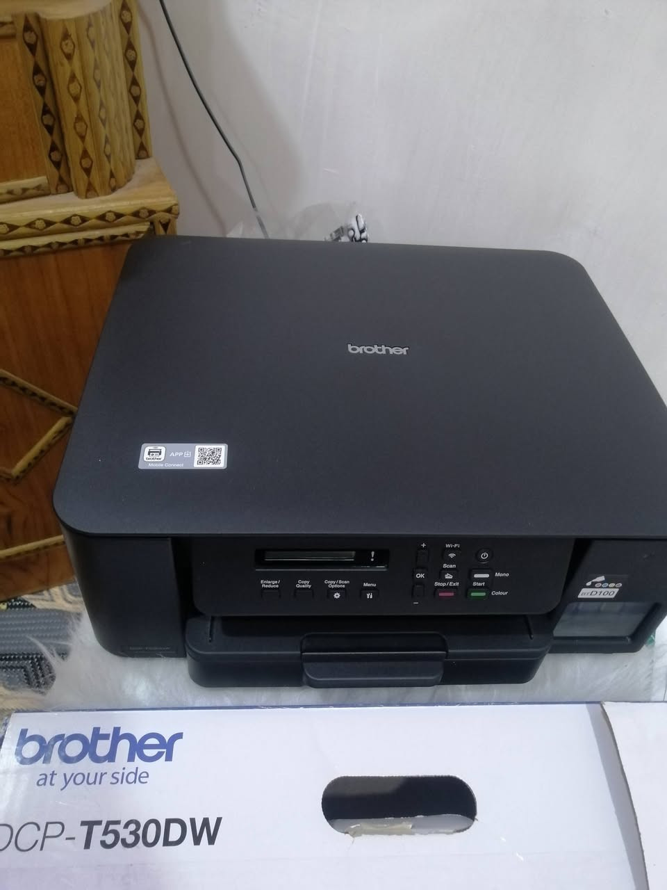 سلام عليكم طابعه برذر t530 مستخدمه قليل نضافته 100٪ كامله مواصفات سكنر استنساخ طباعه واي فاي تطبع وجهين تلقائي طابعه اقتصاديه منضومه حبر سائل مراوس بلابتوب او بيع السعر 160 العنوان بابل متوفر توصيل لكل محافضات العراق للتواصل او الاتصال ع الرقم/***********
